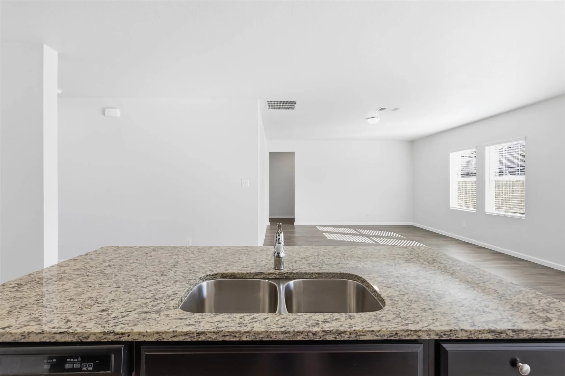 Single Family Residence For Sale in Tarrant County , 453 Canoe Way, Crowley, Texas 76036, 4 Bedroom, 3 Bathroom, 2 Garage spaces, 2,406 Sqft, built in 2020, mls#21292952, Real Estate Agent in Crowley, Homes For Sale in Tarrant county, Homes For Sale in Crowley, Realtor in Crowley Texas, Real Estate Brokerage Independent Realty Texas, Luminita Cordes Realtor