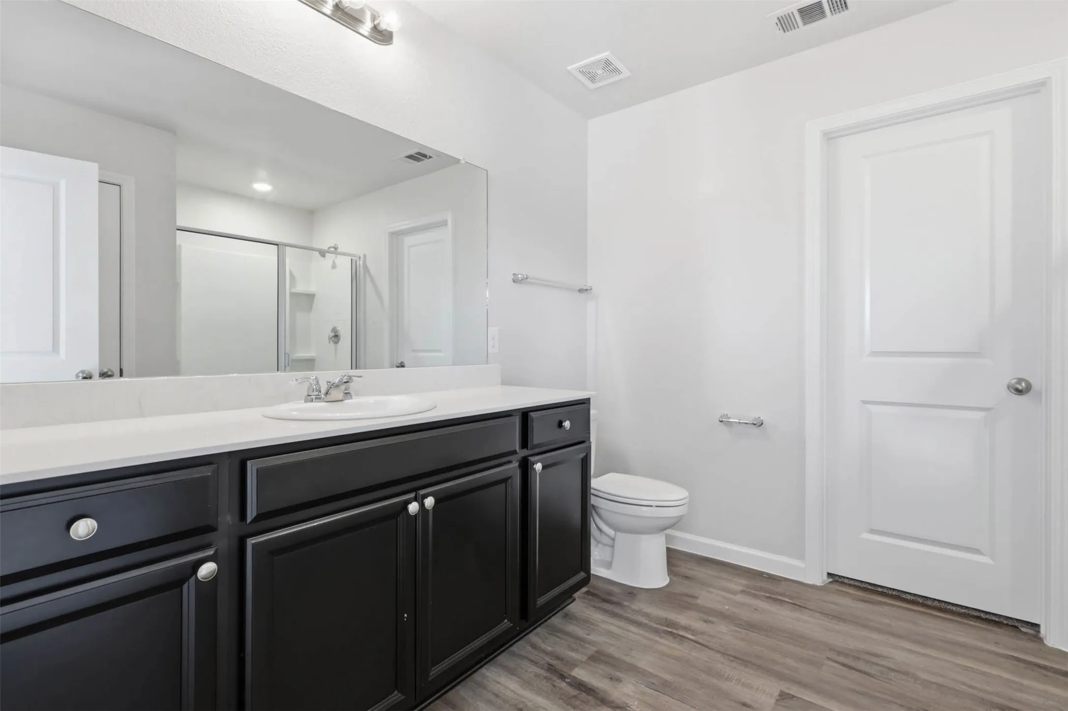 Single Family Residence For Sale in Tarrant County , 453 Canoe Way, Crowley, Texas 76036, 4 Bedroom, 3 Bathroom, 2 Garage spaces, 2,406 Sqft, built in 2020, mls#21292952, Real Estate Agent in Crowley, Homes For Sale in Tarrant county, Homes For Sale in Crowley, Realtor in Crowley Texas, Real Estate Brokerage Independent Realty Texas, Luminita Cordes Realtor