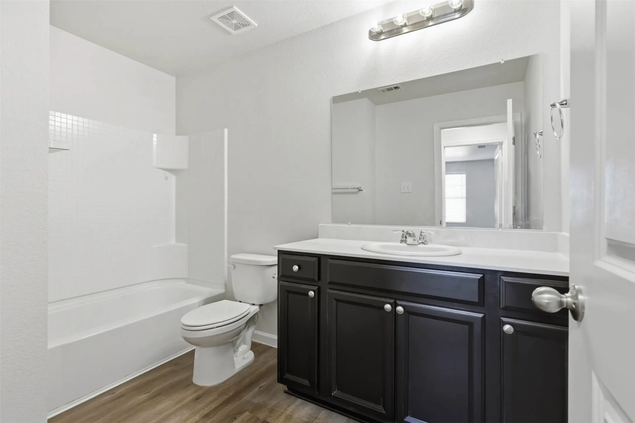 Single Family Residence For Sale in Tarrant County , 453 Canoe Way, Crowley, Texas 76036, 4 Bedroom, 3 Bathroom, 2 Garage spaces, 2,406 Sqft, built in 2020, mls#21292952, Real Estate Agent in Crowley, Homes For Sale in Tarrant county, Homes For Sale in Crowley, Realtor in Crowley Texas, Real Estate Brokerage Independent Realty Texas, Luminita Cordes Realtor