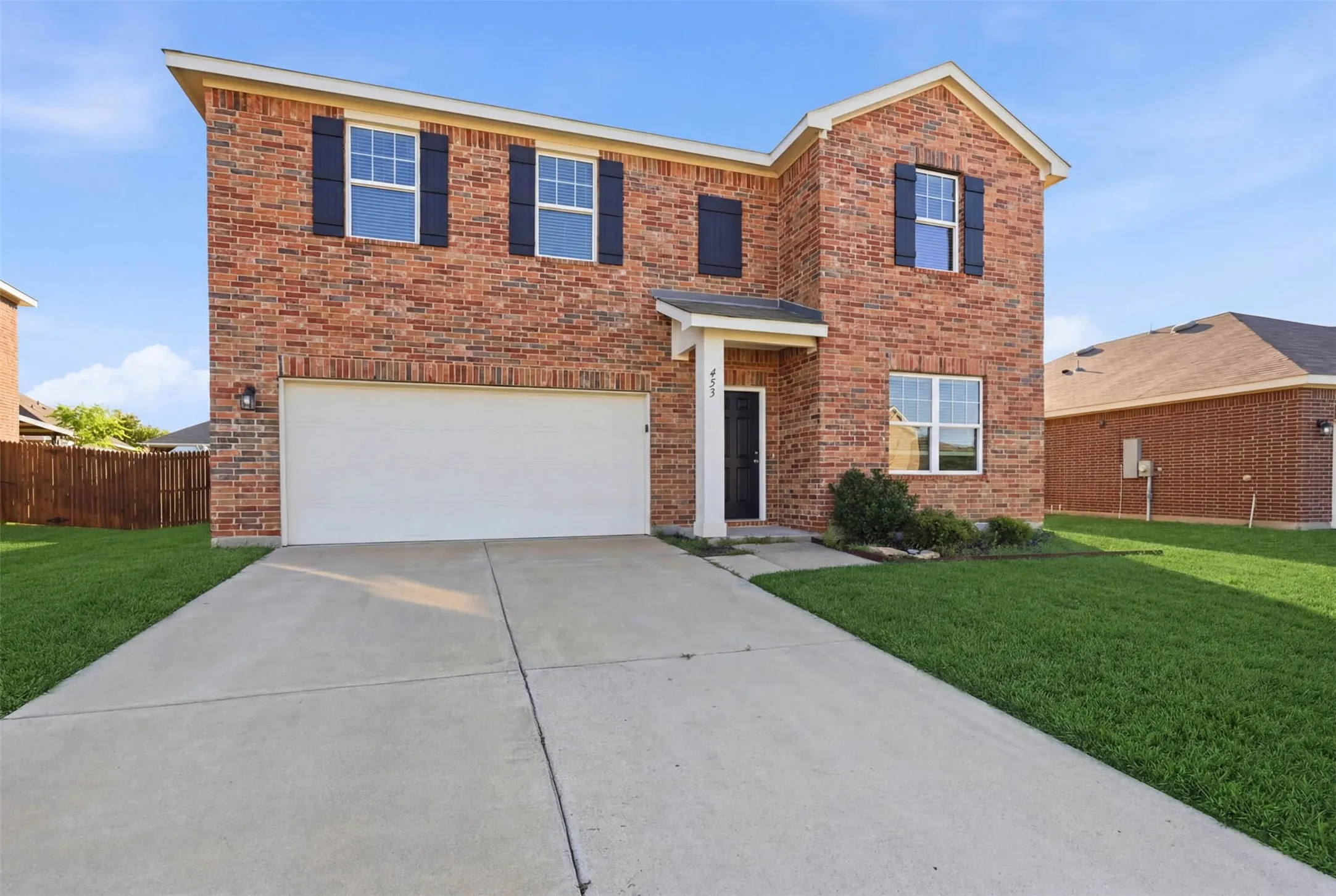 Single Family Residence For Sale in Tarrant County , 453 Canoe Way, Crowley, Texas 76036, 4 Bedroom, 3 Bathroom, 2 Garage spaces, 2,406 Sqft, built in 2020, mls#21292952, Real Estate Agent in Crowley, Homes For Sale in Tarrant county, Homes For Sale in Crowley, Realtor in Crowley Texas, Real Estate Brokerage Independent Realty Texas, Luminita Cordes Realtor