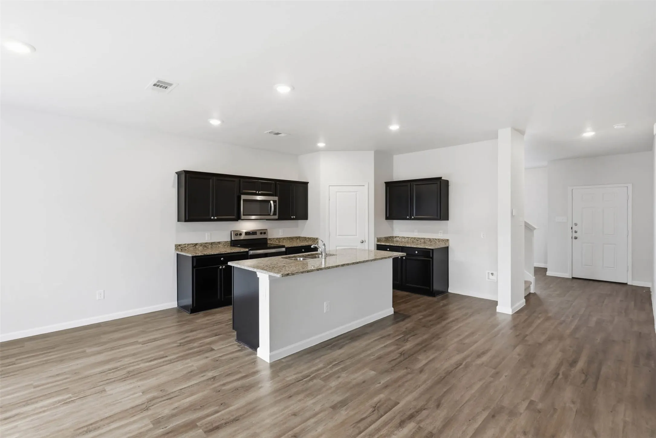 Single Family Residence For Sale in Tarrant County , 453 Canoe Way, Crowley, Texas 76036, 4 Bedroom, 3 Bathroom, 2 Garage spaces, 2,406 Sqft, built in 2020, mls#21292952, Real Estate Agent in Crowley, Homes For Sale in Tarrant county, Homes For Sale in Crowley, Realtor in Crowley Texas, Real Estate Brokerage Independent Realty Texas, Luminita Cordes Realtor