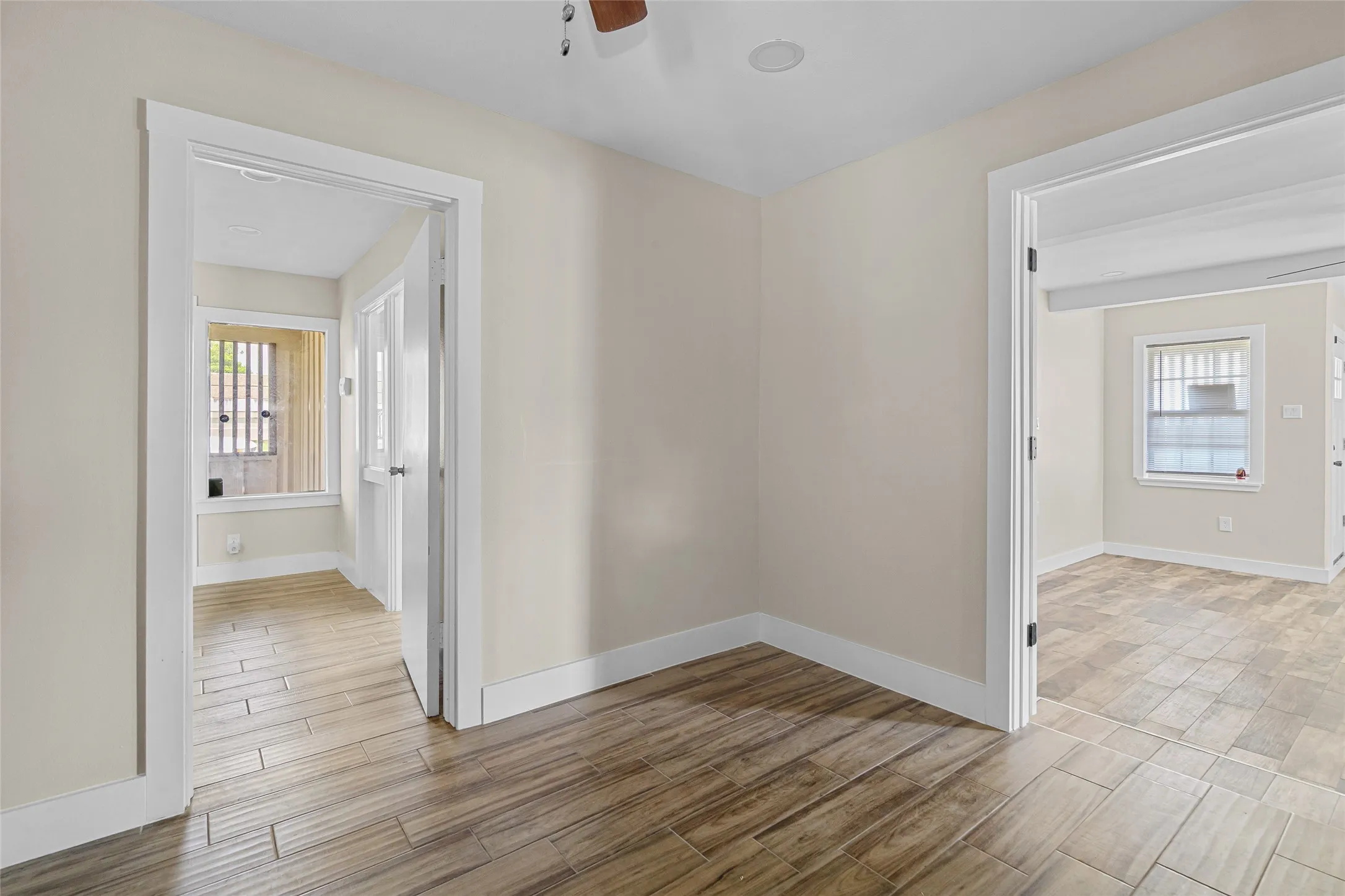 Single Family Residence For Sale in Tarrant County , 5700 Lenore Street, Fort Worth, Texas 76134, 3 Bedroom, 2 Bathroom, 2 Garage spaces, 1,649 Sqft, built in 1954, mls#21298119, Real Estate Agent in Fort Worth, Homes For Sale in Tarrant county, Homes For Sale in Fort Worth, Realtor in Fort Worth Texas, Real Estate Brokerage Independent Realty Texas, Luminita Cordes Realtor