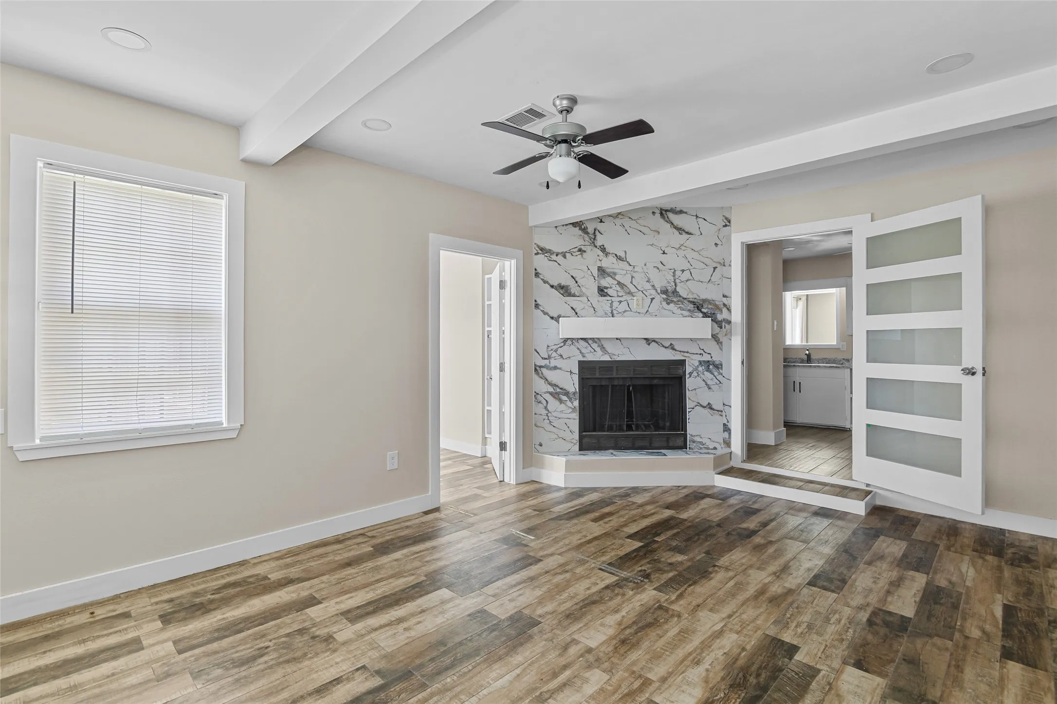 Single Family Residence For Sale in Tarrant County , 5700 Lenore Street, Fort Worth, Texas 76134, 3 Bedroom, 2 Bathroom, 2 Garage spaces, 1,649 Sqft, built in 1954, mls#21298119, Real Estate Agent in Fort Worth, Homes For Sale in Tarrant county, Homes For Sale in Fort Worth, Realtor in Fort Worth Texas, Real Estate Brokerage Independent Realty Texas, Luminita Cordes Realtor
