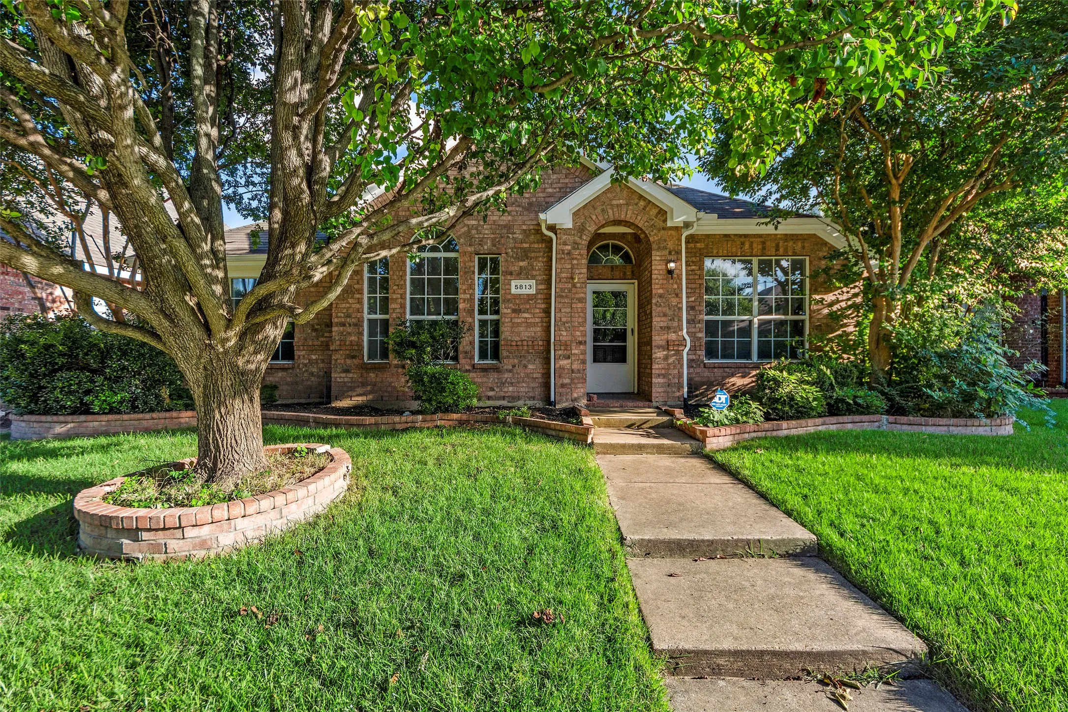 Single Family Residence For Sale in Collin County , 5813 Blue Spruce Lane, Mc Kinney, Texas 75070, 4 Bedroom, 2 Bathroom, 2 Garage spaces, 1,797 Sqft, built in 2000, mls#21299625, Real Estate Agent in Mc Kinney, Homes For Sale in Collin county, Homes For Sale in Mc Kinney, Realtor in Mc Kinney Texas, Real Estate Brokerage Independent Realty Texas, Luminita Cordes Realtor