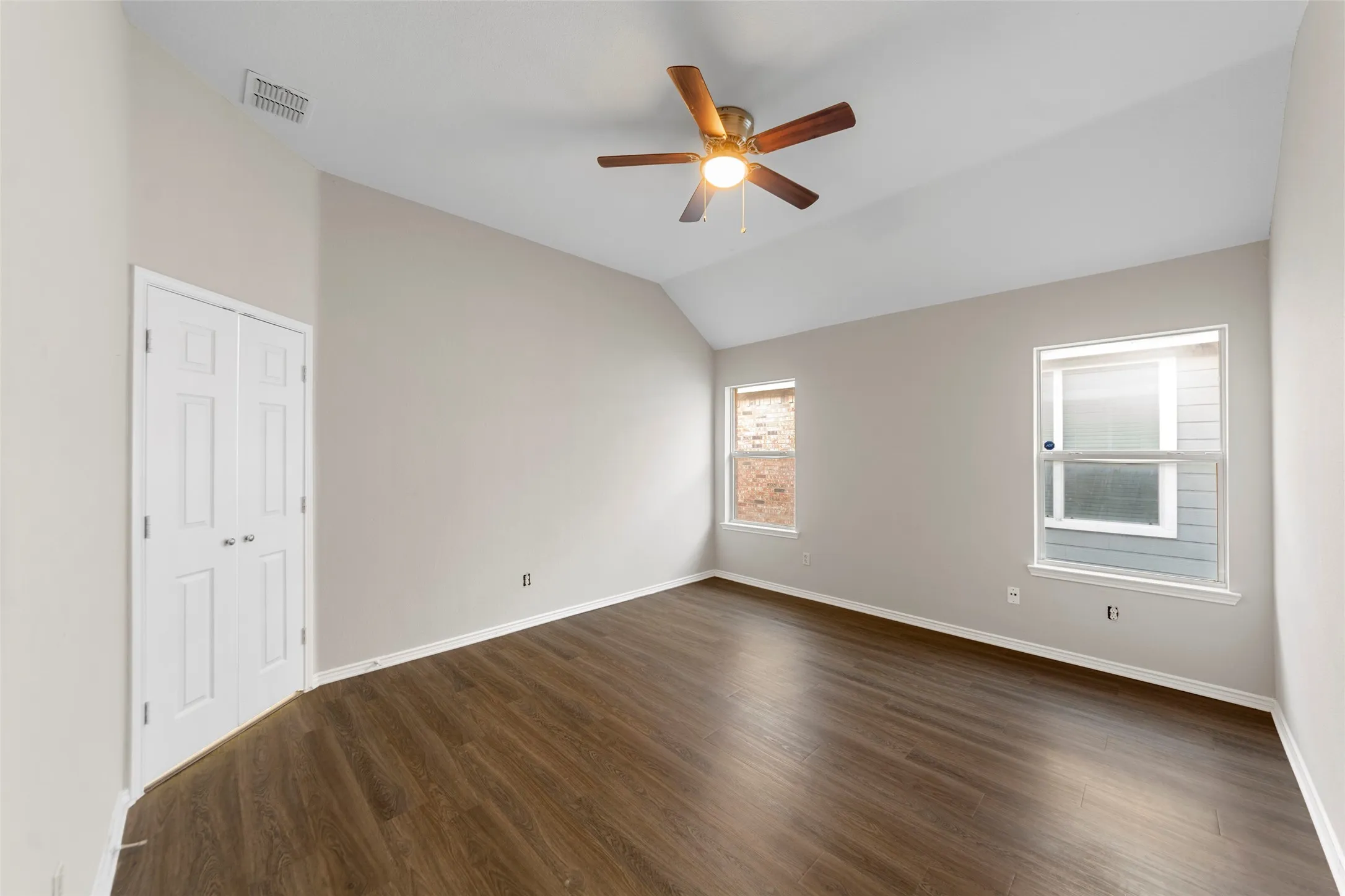 Single Family Residence For Sale in Collin County , 5813 Blue Spruce Lane, Mc Kinney, Texas 75070, 4 Bedroom, 2 Bathroom, 2 Garage spaces, 1,797 Sqft, built in 2000, mls#21299625, Real Estate Agent in Mc Kinney, Homes For Sale in Collin county, Homes For Sale in Mc Kinney, Realtor in Mc Kinney Texas, Real Estate Brokerage Independent Realty Texas, Luminita Cordes Realtor
