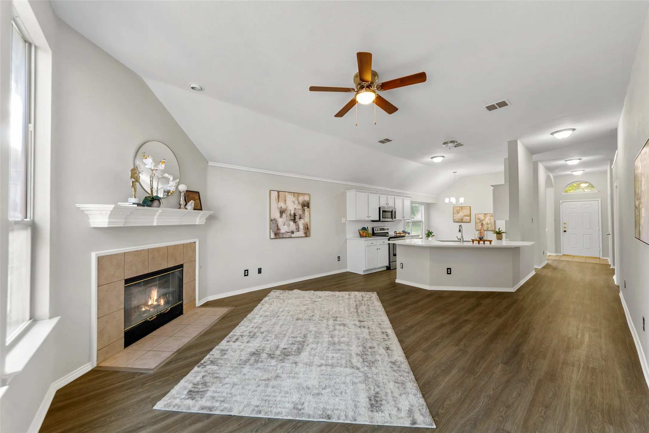 Single Family Residence For Sale in Collin County , 5813 Blue Spruce Lane, Mc Kinney, Texas 75070, 4 Bedroom, 2 Bathroom, 2 Garage spaces, 1,797 Sqft, built in 2000, mls#21299625, Real Estate Agent in Mc Kinney, Homes For Sale in Collin county, Homes For Sale in Mc Kinney, Realtor in Mc Kinney Texas, Real Estate Brokerage Independent Realty Texas, Luminita Cordes Realtor
