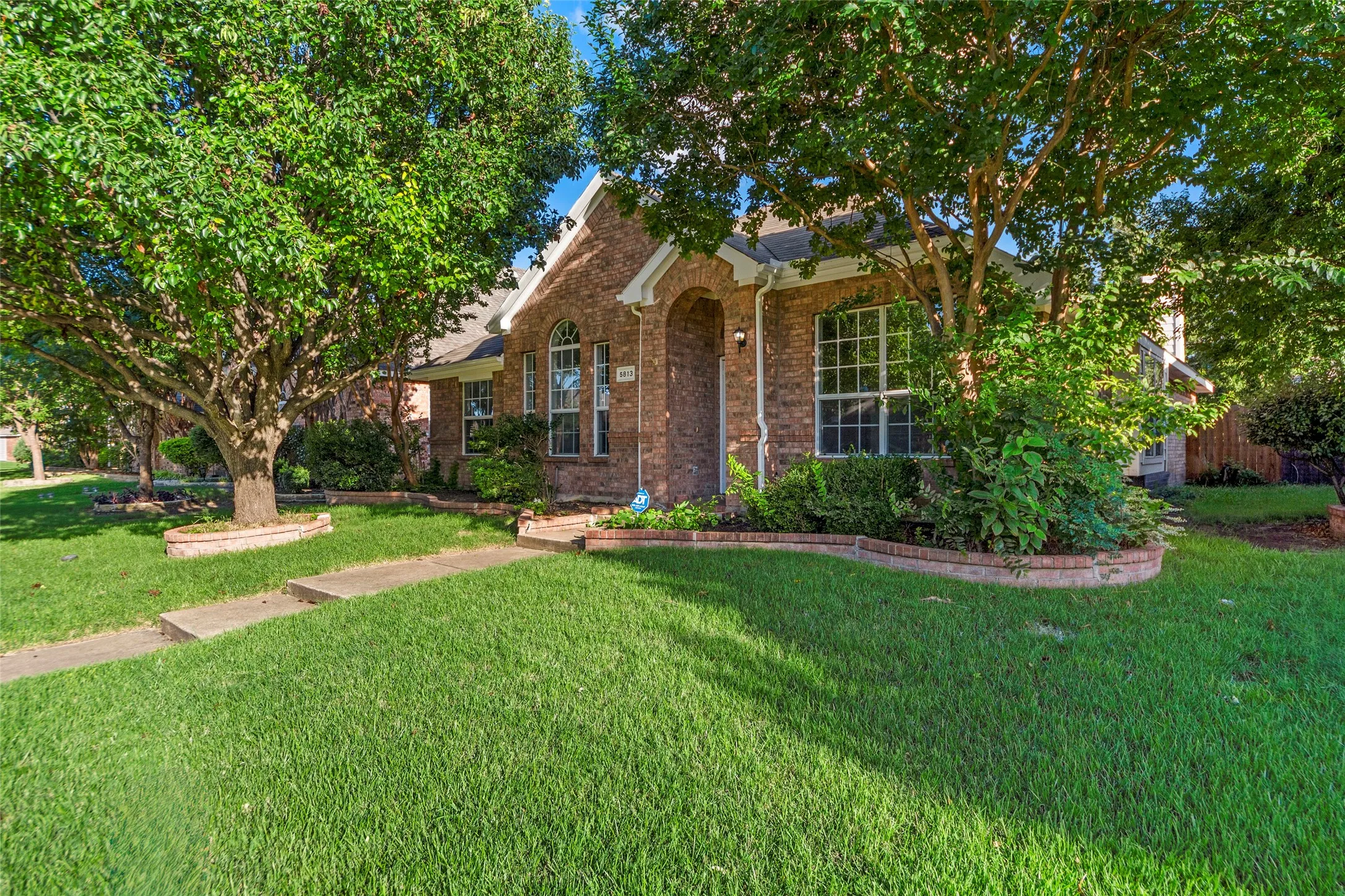 Single Family Residence For Sale in Collin County , 5813 Blue Spruce Lane, Mc Kinney, Texas 75070, 4 Bedroom, 2 Bathroom, 2 Garage spaces, 1,797 Sqft, built in 2000, mls#21299625, Real Estate Agent in Mc Kinney, Homes For Sale in Collin county, Homes For Sale in Mc Kinney, Realtor in Mc Kinney Texas, Real Estate Brokerage Independent Realty Texas, Luminita Cordes Realtor