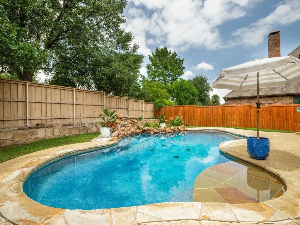 Single Family Residence For Sale in Collin County , 1001 Thornapple Drive, Mc Kinney, Texas 75071, 4 Bedroom, 4 Bathroom, 3 Garage spaces, 3,500 Sqft, built in 2005, mls#21300115, Real Estate Agent in Mc Kinney, Homes For Sale in Collin county, Homes For Sale in Mc Kinney, Realtor in Mc Kinney Texas, Real Estate Brokerage Independent Realty Texas, Luminita Cordes Realtor