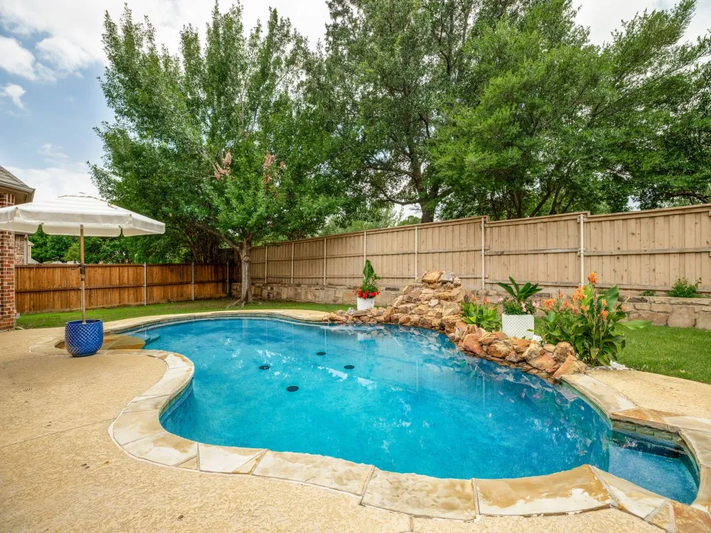 Single Family Residence For Sale in Collin County , 1001 Thornapple Drive, Mc Kinney, Texas 75071, 4 Bedroom, 4 Bathroom, 3 Garage spaces, 3,500 Sqft, built in 2005, mls#21300115, Real Estate Agent in Mc Kinney, Homes For Sale in Collin county, Homes For Sale in Mc Kinney, Realtor in Mc Kinney Texas, Real Estate Brokerage Independent Realty Texas, Luminita Cordes Realtor