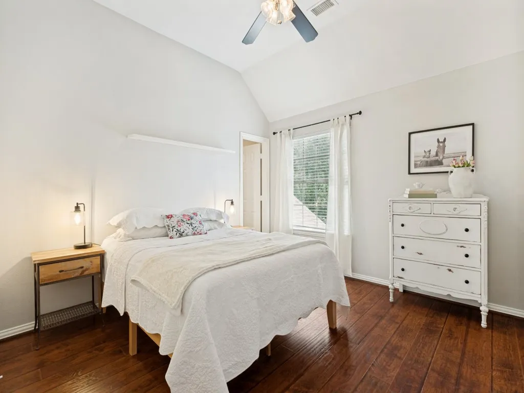 Single Family Residence For Sale in Collin County , 1001 Thornapple Drive, Mc Kinney, Texas 75071, 4 Bedroom, 4 Bathroom, 3 Garage spaces, 3,500 Sqft, built in 2005, mls#21300115, Real Estate Agent in Mc Kinney, Homes For Sale in Collin county, Homes For Sale in Mc Kinney, Realtor in Mc Kinney Texas, Real Estate Brokerage Independent Realty Texas, Luminita Cordes Realtor