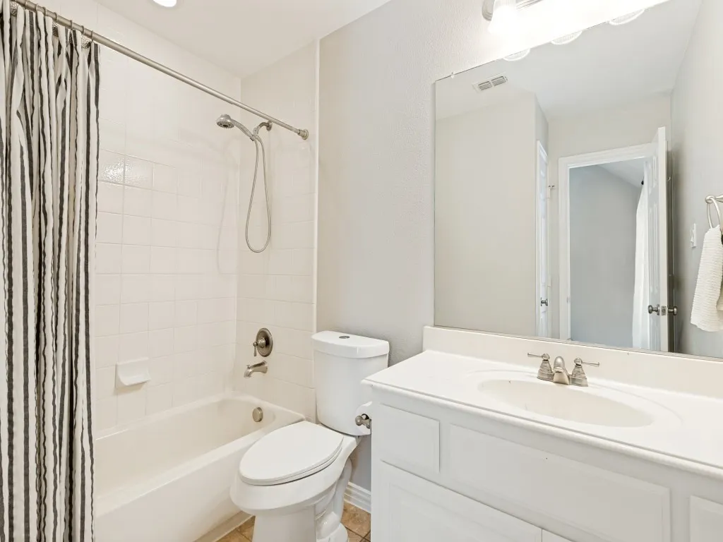 Single Family Residence For Sale in Collin County , 1001 Thornapple Drive, Mc Kinney, Texas 75071, 4 Bedroom, 4 Bathroom, 3 Garage spaces, 3,500 Sqft, built in 2005, mls#21300115, Real Estate Agent in Mc Kinney, Homes For Sale in Collin county, Homes For Sale in Mc Kinney, Realtor in Mc Kinney Texas, Real Estate Brokerage Independent Realty Texas, Luminita Cordes Realtor