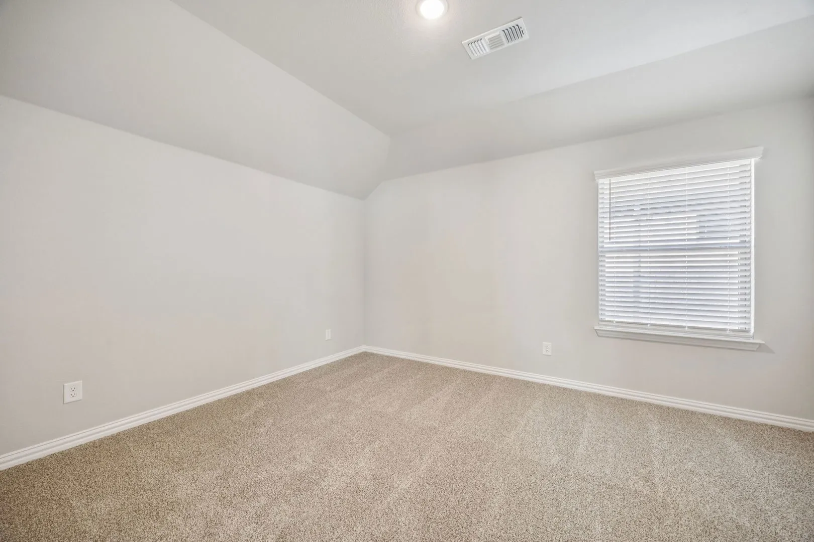 23-3909Crystal_023