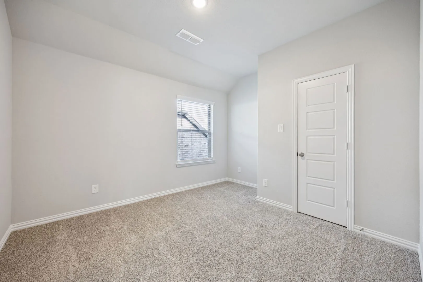 21-3909Crystal_021
