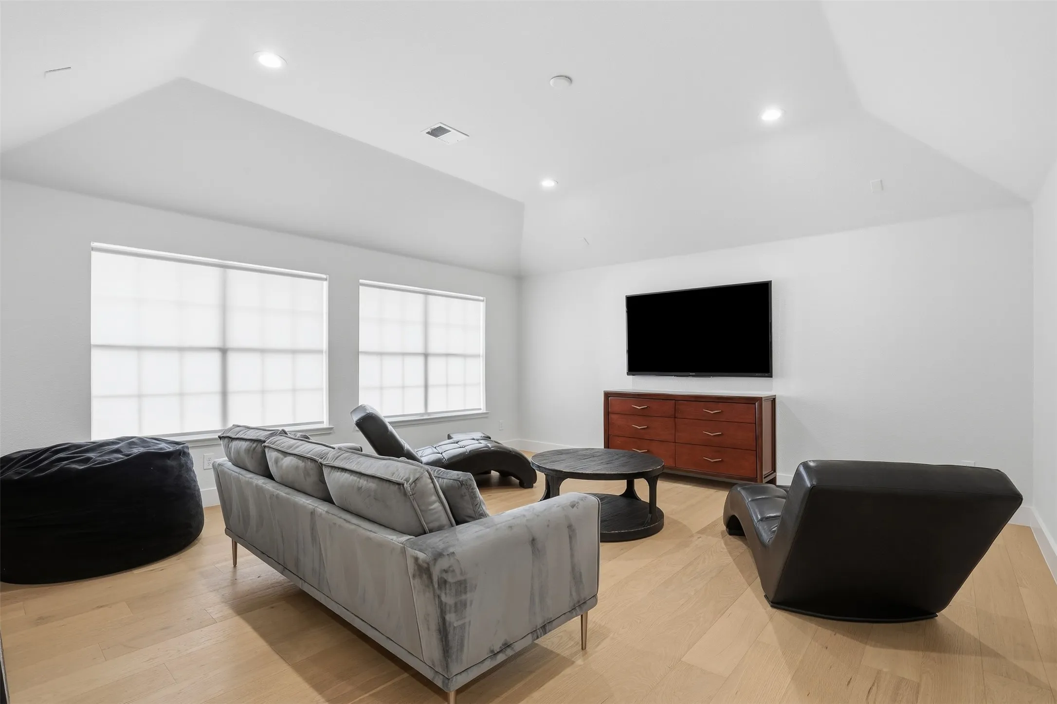 Single Family Residence For Rent in Collin County , 12173 BETHEL Drive, Frisco, Texas 75033, 4 Bedrooms, 3 Bathrooms, 2 Garage spaces, 2,919 Sqft, built in 2006, Price $5,500, mls#21300294, Real Estate Agent in Frisco, Homes For Rent in Collin county, Homes For Rent in Frisco, Realtor in Frisco Texas, Real Estate Brokerage Independent Realty Texas, Luminita Cordes Realtor