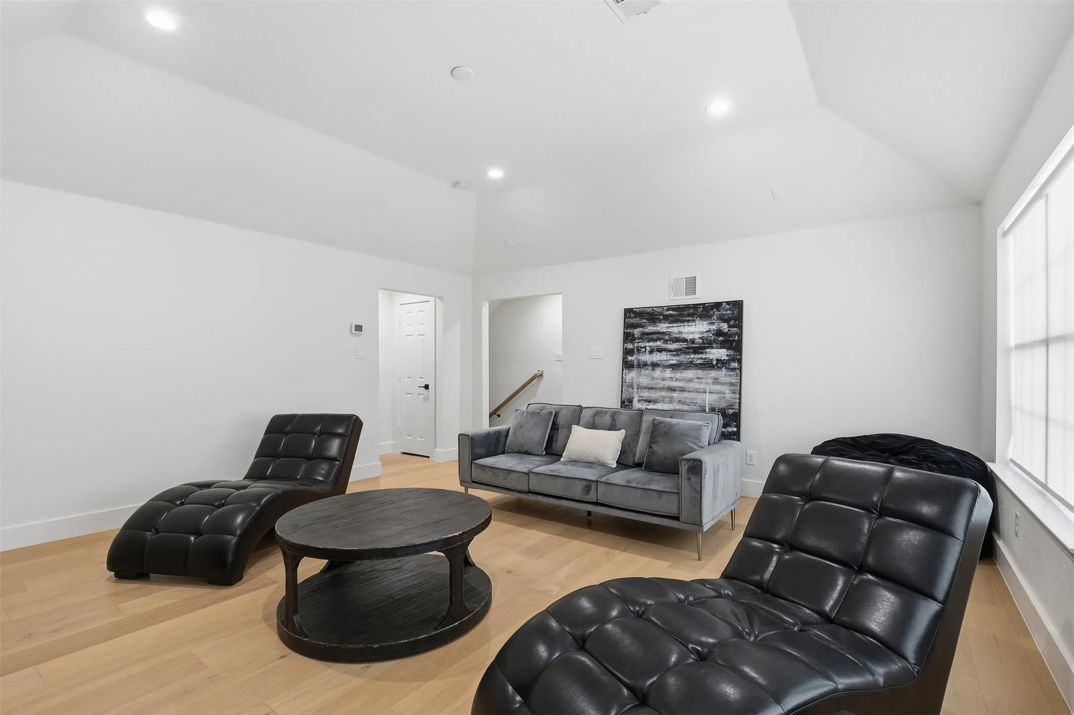 Single Family Residence For Rent in Collin County , 12173 BETHEL Drive, Frisco, Texas 75033, 4 Bedrooms, 3 Bathrooms, 2 Garage spaces, 2,919 Sqft, built in 2006, Price $5,500, mls#21300294, Real Estate Agent in Frisco, Homes For Rent in Collin county, Homes For Rent in Frisco, Realtor in Frisco Texas, Real Estate Brokerage Independent Realty Texas, Luminita Cordes Realtor