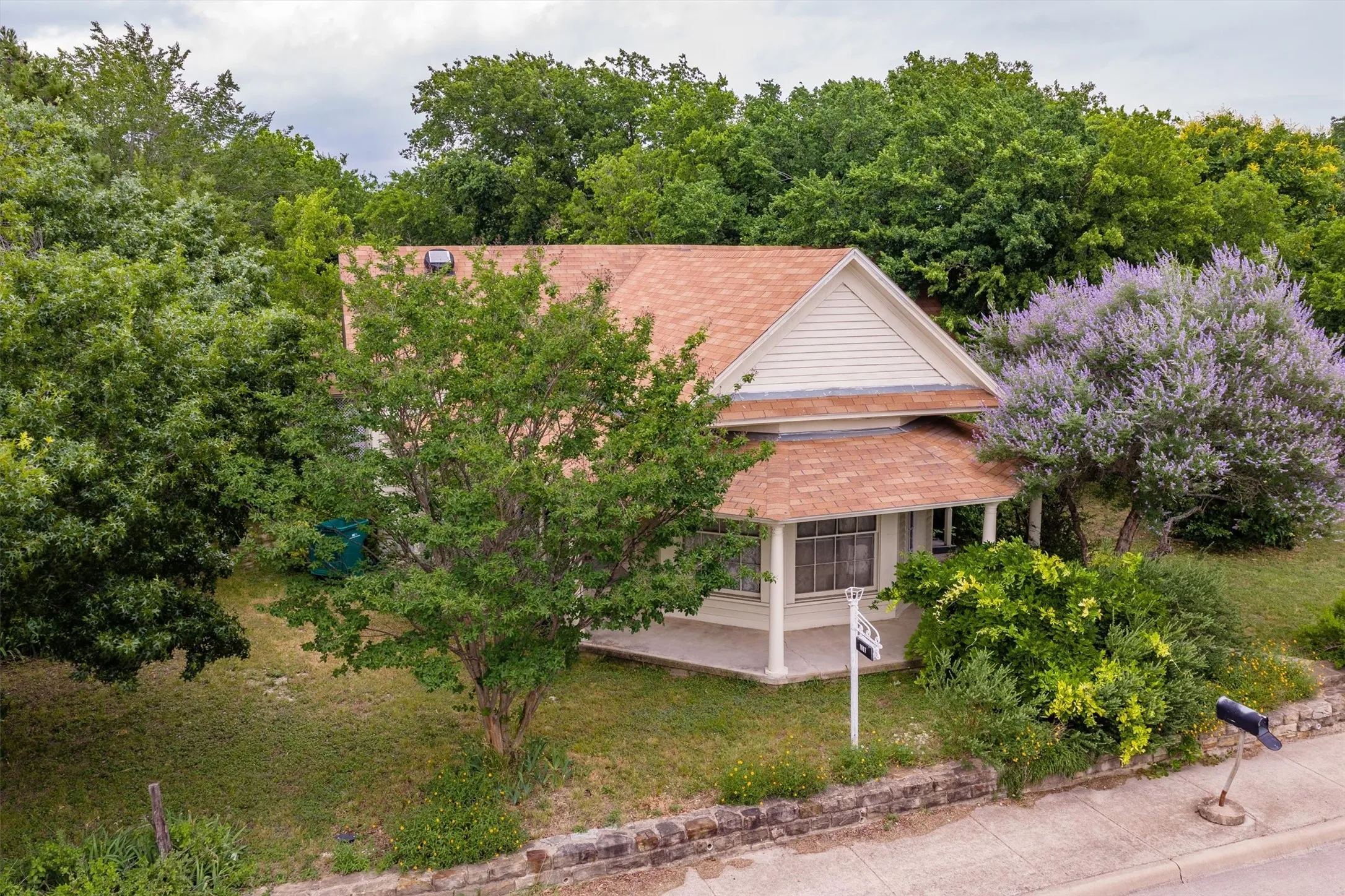 Unimproved Land For Sale in Dallas County , 1007 W Belt Line Road, Cedar Hill, Texas 75104, 0, 0, Garage spaces, 0 Sqft, built in 1845, mls#21285148, Real Estate Agent in Cedar Hill, Homes For Sale in Dallas county, Homes For Sale in Cedar Hill, Realtor in Cedar Hill Texas, Real Estate Brokerage Independent Realty Texas, Luminita Cordes Realtor