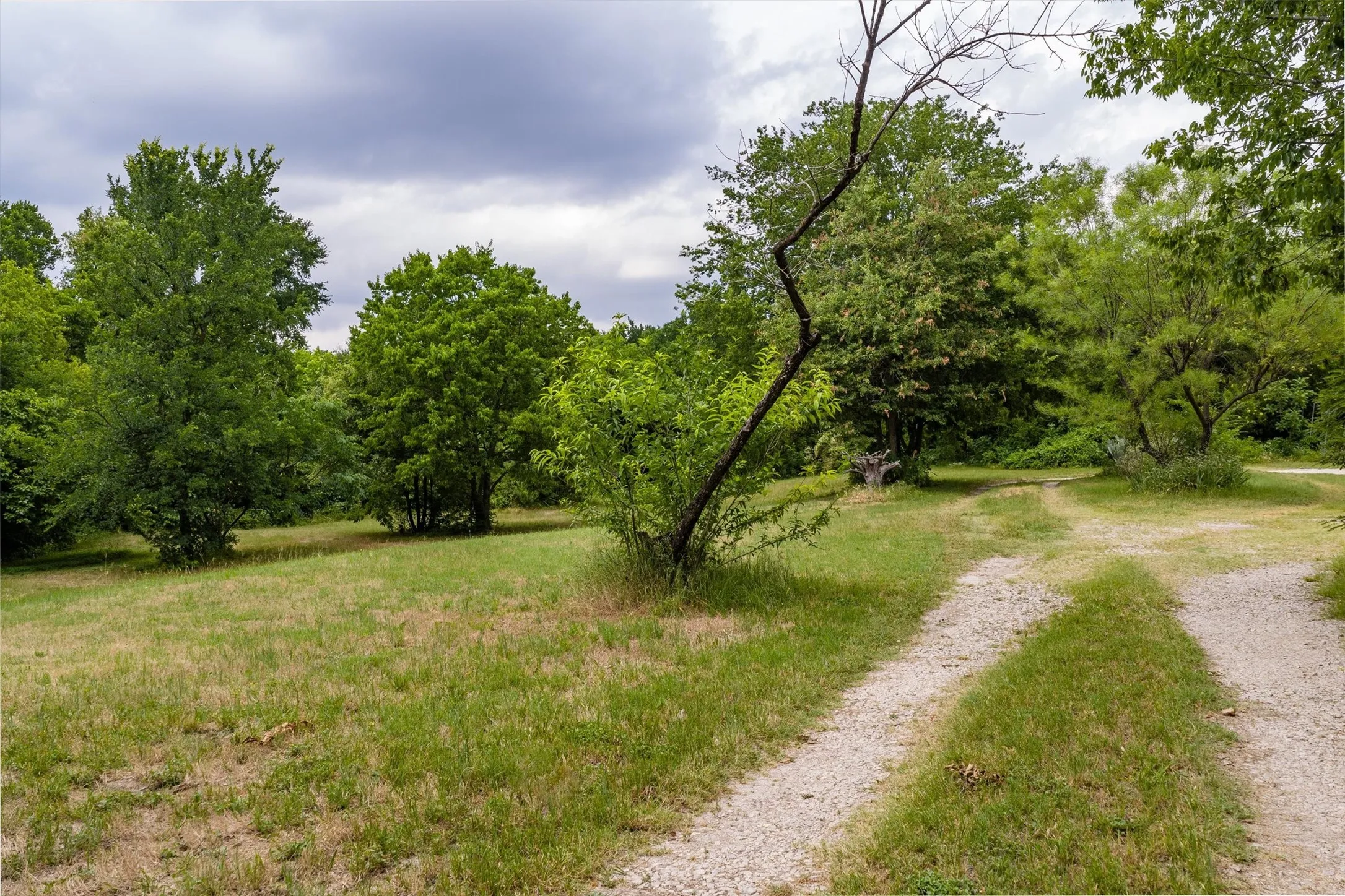 Unimproved Land For Sale in Dallas County , 1007 W Belt Line Road, Cedar Hill, Texas 75104, 0, 0, Garage spaces, 0 Sqft, built in 1845, mls#21285148, Real Estate Agent in Cedar Hill, Homes For Sale in Dallas county, Homes For Sale in Cedar Hill, Realtor in Cedar Hill Texas, Real Estate Brokerage Independent Realty Texas, Luminita Cordes Realtor