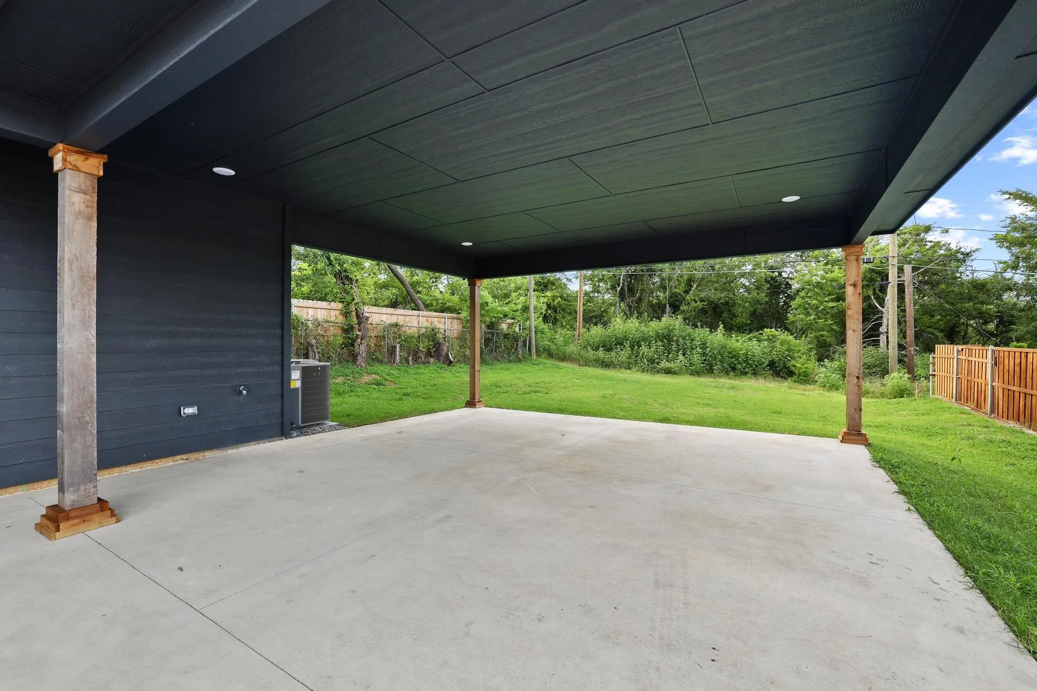 Single Family Residence For Sale in Grayson County , 709 Martin Luther King Street, Denison, Texas 75020, 3 Bedroom, 2 Bathroom, Garage spaces, 1,625 Sqft, built in 2026, mls#21298250, Real Estate Agent in Denison, Homes For Sale in Grayson county, Homes For Sale in Denison, Realtor in Denison Texas, Real Estate Brokerage Independent Realty Texas, Luminita Cordes Realtor