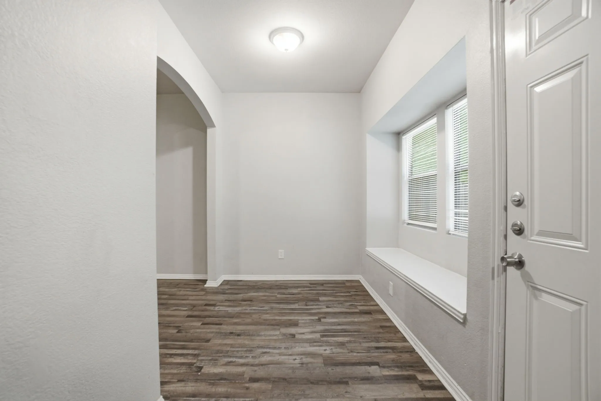 Townhouse For Sale in Dallas County , 202 Creek Cove Drive, Dallas, Texas 75217, 3 Bedroom, 3 Bathroom, 2 Garage spaces, 1,347 Sqft, built in 2006, mls#21299312, Real Estate Agent in Dallas, Homes For Sale in Dallas county, Homes For Sale in Dallas, Realtor in Dallas Texas, Real Estate Brokerage Independent Realty Texas, Luminita Cordes Realtor