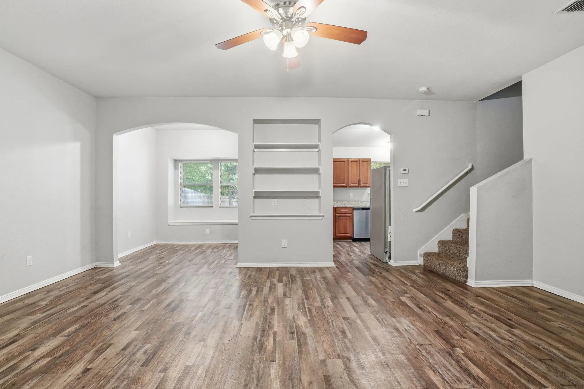 Townhouse For Sale in Dallas County , 202 Creek Cove Drive, Dallas, Texas 75217, 3 Bedroom, 3 Bathroom, 2 Garage spaces, 1,347 Sqft, built in 2006, mls#21299312, Real Estate Agent in Dallas, Homes For Sale in Dallas county, Homes For Sale in Dallas, Realtor in Dallas Texas, Real Estate Brokerage Independent Realty Texas, Luminita Cordes Realtor