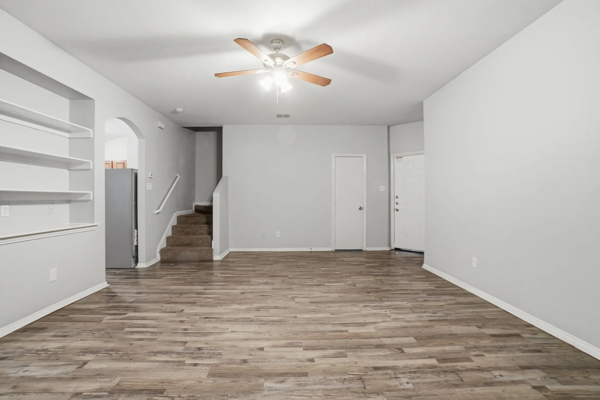 Townhouse For Sale in Dallas County , 202 Creek Cove Drive, Dallas, Texas 75217, 3 Bedroom, 3 Bathroom, 2 Garage spaces, 1,347 Sqft, built in 2006, mls#21299312, Real Estate Agent in Dallas, Homes For Sale in Dallas county, Homes For Sale in Dallas, Realtor in Dallas Texas, Real Estate Brokerage Independent Realty Texas, Luminita Cordes Realtor