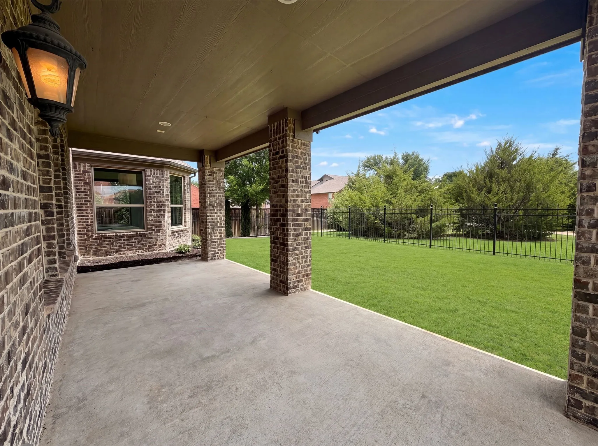 Single Family Residence For Sale in Dallas County , 7221 Durand Drive, Irving, Texas 75063, 6 Bedroom, 4 Bathroom, 2 Garage spaces, 5,125 Sqft, built in 2016, mls#21300307, Real Estate Agent in Irving, Homes For Sale in Dallas county, Homes For Sale in Irving, Realtor in Irving Texas, Real Estate Brokerage Independent Realty Texas, Luminita Cordes Realtor