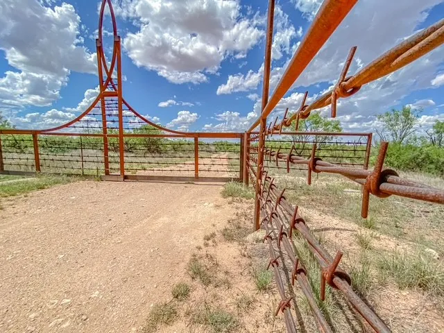 Farm For Sale in Jones County , 14867 County Road 407, Trent, Texas 79561, 5 Bedroom, 3 Bathroom, Garage spaces, 4,800 Sqft, built in 2021, mls#21290885, Real Estate Agent in Trent, Homes For Sale in Jones county, Homes For Sale in Trent, Realtor in Trent Texas, Real Estate Brokerage Independent Realty Texas, Luminita Cordes Realtor