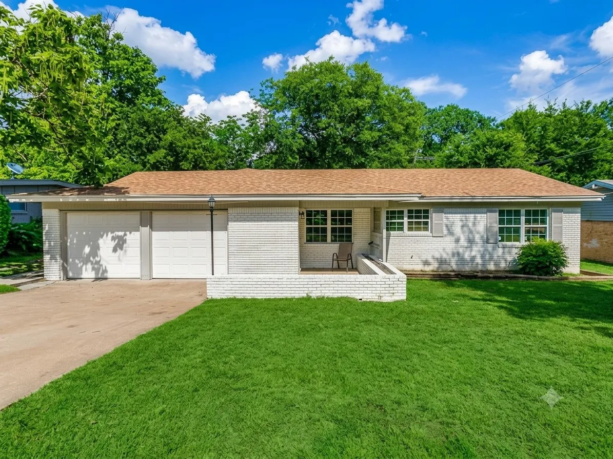 Single Family Residence For Sale