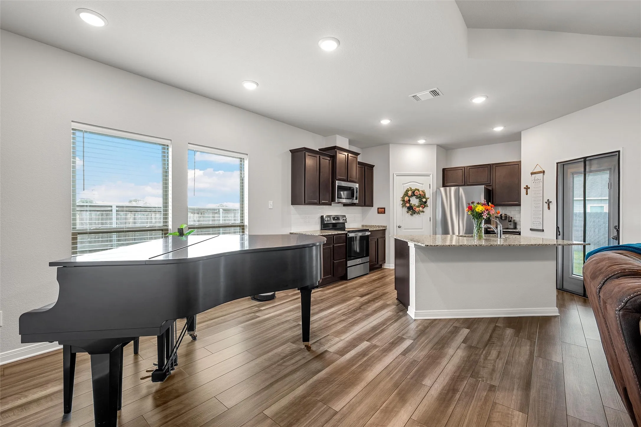 Single Family Residence For Sale in Mc Lennan County , 11100 Solar Street, Waco, Texas 76655, 4 Bedroom, 2 Bathroom, 2 Garage spaces, 1,659 Sqft, built in 2022, mls#21298729, Real Estate Agent in Waco, Homes For Sale in Mc Lennan county, Homes For Sale in Waco, Realtor in Waco Texas, Real Estate Brokerage Independent Realty Texas, Luminita Cordes Realtor