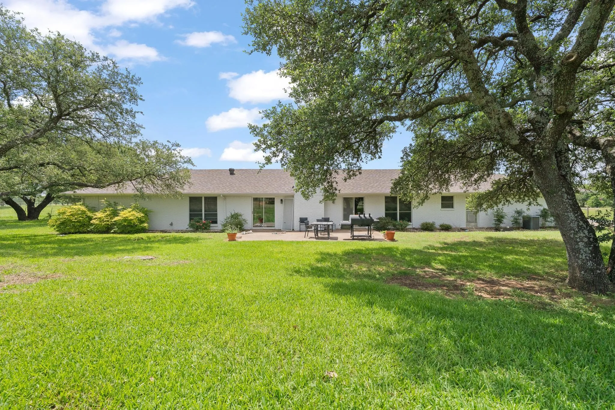 Farm For Sale in Johnson County , 3001 E Fm 4, Cleburne, Texas 76031, 3 Bedroom, 3 Bathroom, 2 Garage spaces, 2,729 Sqft, built in 1980, mls#21298428, Real Estate Agent in Cleburne, Homes For Sale in Johnson county, Homes For Sale in Cleburne, Realtor in Cleburne Texas, Real Estate Brokerage Independent Realty Texas, Luminita Cordes Realtor