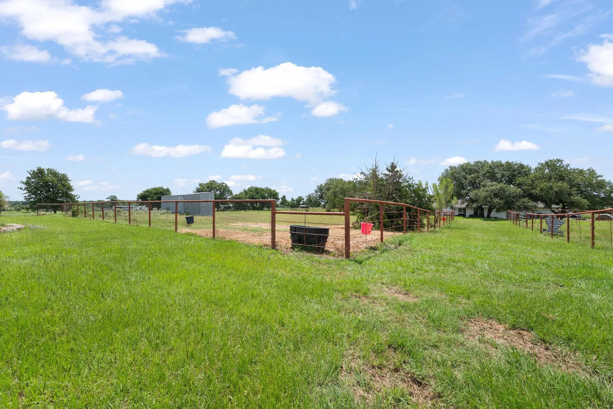 Farm For Sale in Johnson County , 3001 E Fm 4, Cleburne, Texas 76031, 3 Bedroom, 3 Bathroom, 2 Garage spaces, 2,729 Sqft, built in 1980, mls#21298428, Real Estate Agent in Cleburne, Homes For Sale in Johnson county, Homes For Sale in Cleburne, Realtor in Cleburne Texas, Real Estate Brokerage Independent Realty Texas, Luminita Cordes Realtor