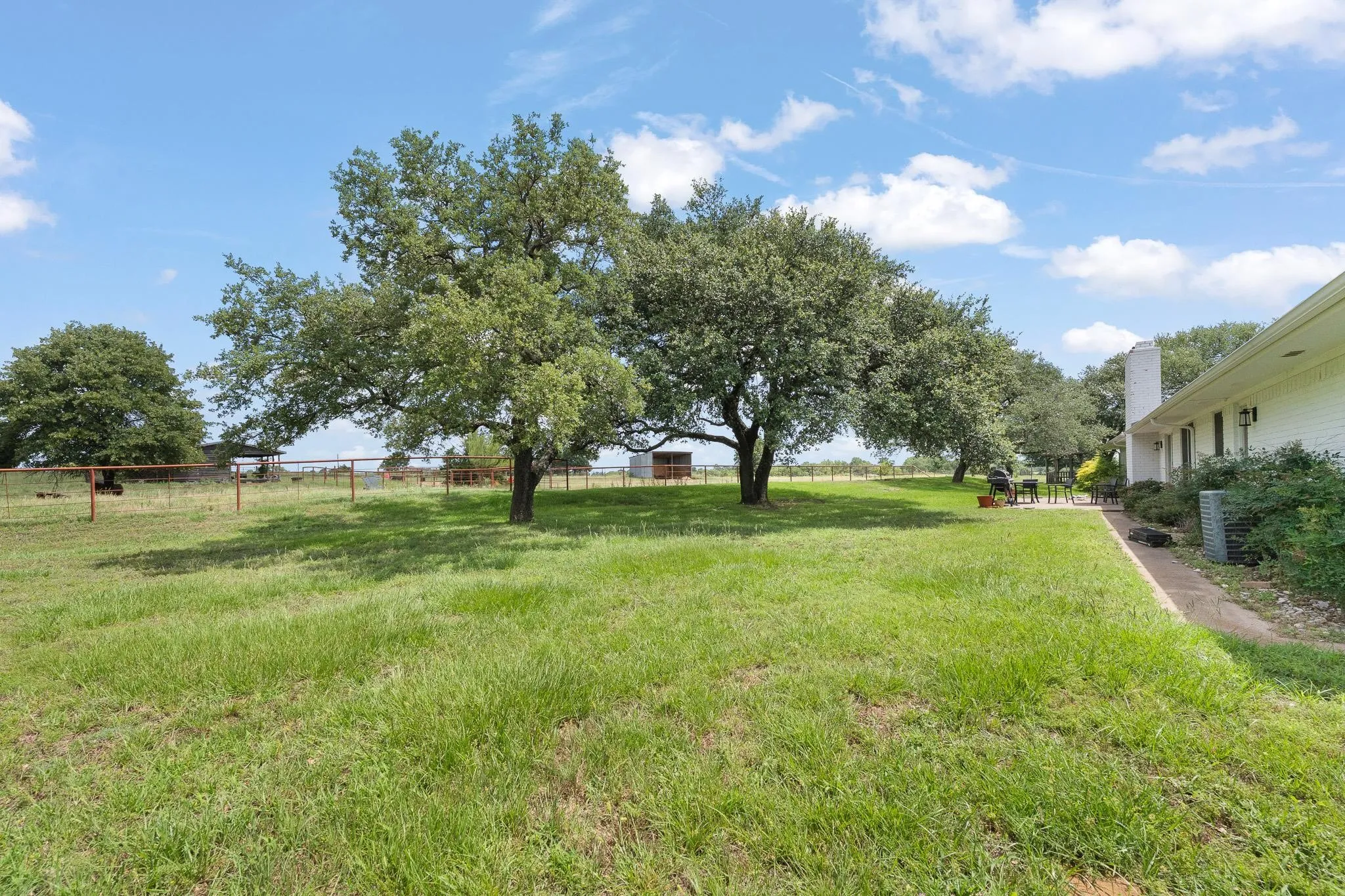 Farm For Sale in Johnson County , 3001 E Fm 4, Cleburne, Texas 76031, 3 Bedroom, 3 Bathroom, 2 Garage spaces, 2,729 Sqft, built in 1980, mls#21298428, Real Estate Agent in Cleburne, Homes For Sale in Johnson county, Homes For Sale in Cleburne, Realtor in Cleburne Texas, Real Estate Brokerage Independent Realty Texas, Luminita Cordes Realtor