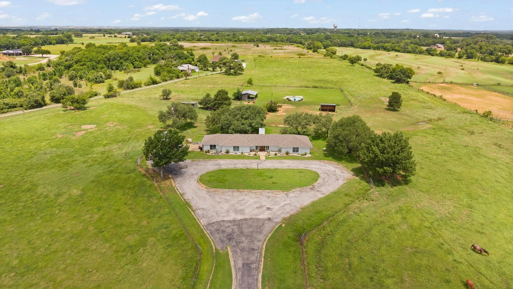 Farm For Sale in Johnson County , 3001 E Fm 4, Cleburne, Texas 76031, 3 Bedroom, 3 Bathroom, 2 Garage spaces, 2,729 Sqft, built in 1980, mls#21298428, Real Estate Agent in Cleburne, Homes For Sale in Johnson county, Homes For Sale in Cleburne, Realtor in Cleburne Texas, Real Estate Brokerage Independent Realty Texas, Luminita Cordes Realtor