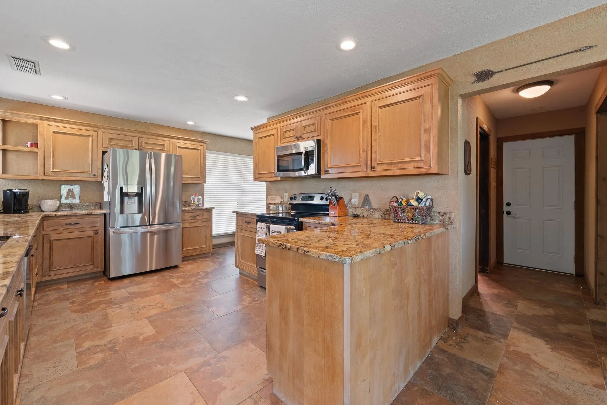 Farm For Sale in Johnson County , 3001 E Fm 4, Cleburne, Texas 76031, 3 Bedroom, 3 Bathroom, 2 Garage spaces, 2,729 Sqft, built in 1980, mls#21298428, Real Estate Agent in Cleburne, Homes For Sale in Johnson county, Homes For Sale in Cleburne, Realtor in Cleburne Texas, Real Estate Brokerage Independent Realty Texas, Luminita Cordes Realtor