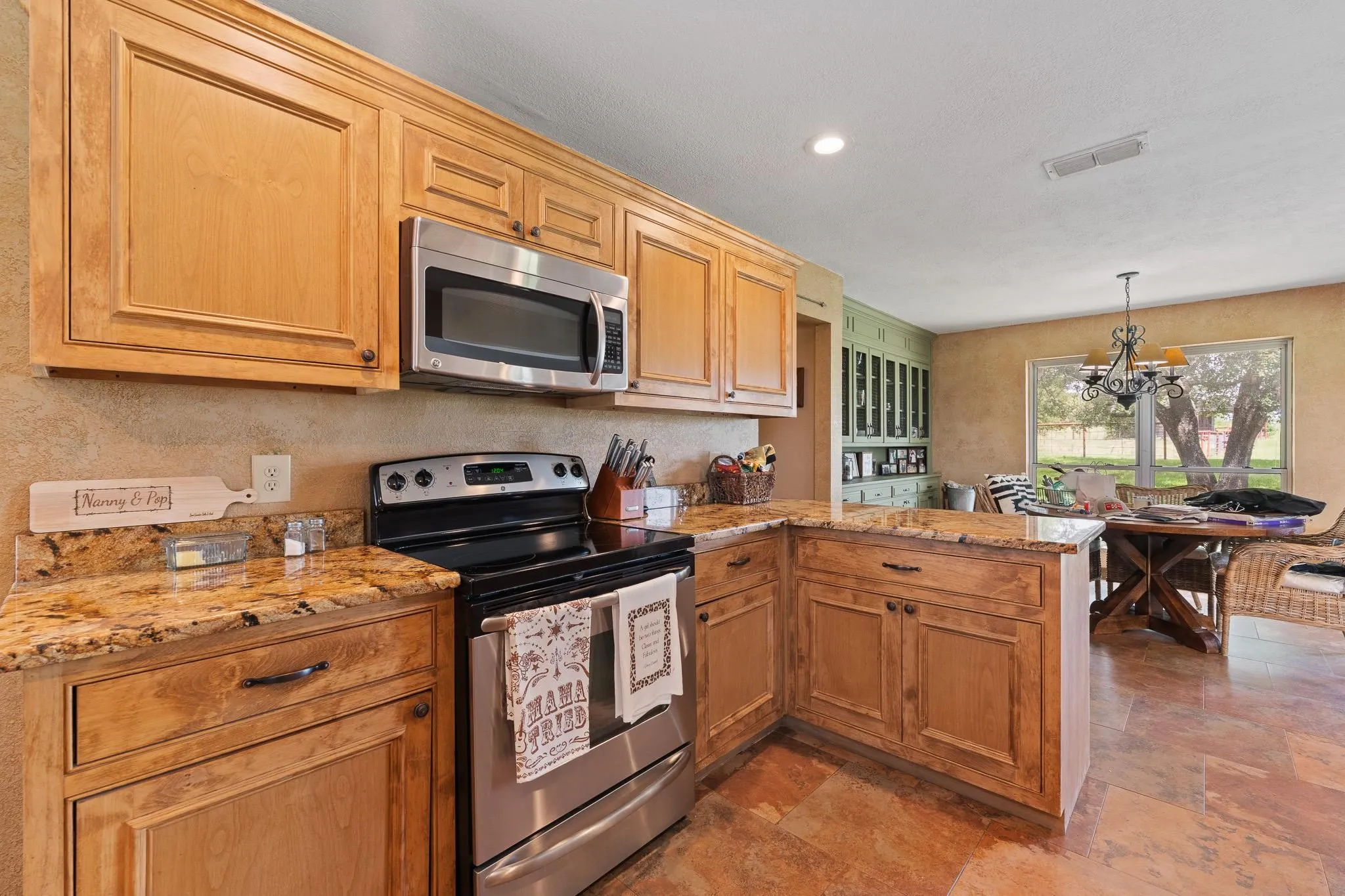 Farm For Sale in Johnson County , 3001 E Fm 4, Cleburne, Texas 76031, 3 Bedroom, 3 Bathroom, 2 Garage spaces, 2,729 Sqft, built in 1980, mls#21298428, Real Estate Agent in Cleburne, Homes For Sale in Johnson county, Homes For Sale in Cleburne, Realtor in Cleburne Texas, Real Estate Brokerage Independent Realty Texas, Luminita Cordes Realtor