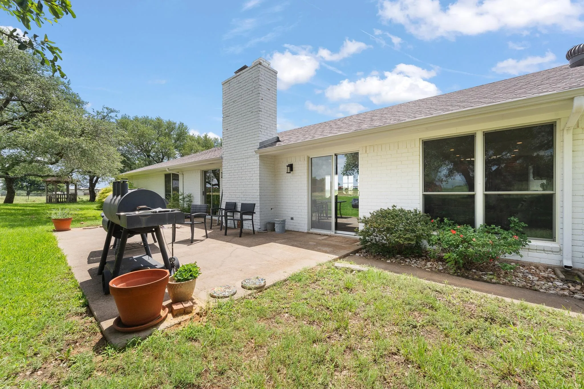 Farm For Sale in Johnson County , 3001 E Fm 4, Cleburne, Texas 76031, 3 Bedroom, 3 Bathroom, 2 Garage spaces, 2,729 Sqft, built in 1980, mls#21298428, Real Estate Agent in Cleburne, Homes For Sale in Johnson county, Homes For Sale in Cleburne, Realtor in Cleburne Texas, Real Estate Brokerage Independent Realty Texas, Luminita Cordes Realtor