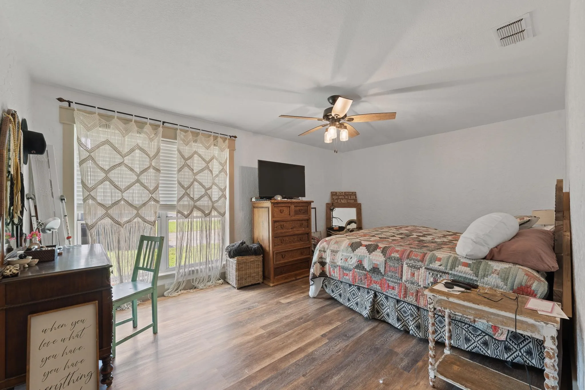 Farm For Sale in Johnson County , 3001 E Fm 4, Cleburne, Texas 76031, 3 Bedroom, 3 Bathroom, 2 Garage spaces, 2,729 Sqft, built in 1980, mls#21298428, Real Estate Agent in Cleburne, Homes For Sale in Johnson county, Homes For Sale in Cleburne, Realtor in Cleburne Texas, Real Estate Brokerage Independent Realty Texas, Luminita Cordes Realtor