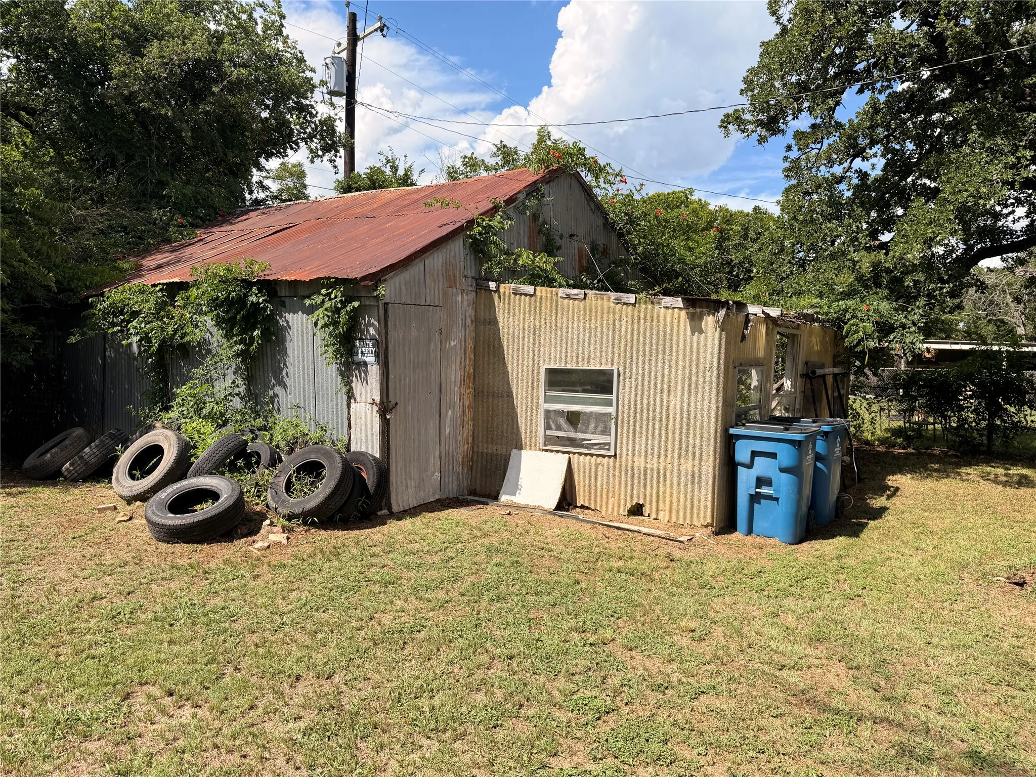 Single Family Residence For Sale in Eastland County , 709 E 23rd Street, Cisco, Texas 76437, 2 Bedrooms, 1 Bathroom, Garage spaces, 1,064 Sqft, built in 1920, Price $92,500, mls#21300321, Real Estate Agent in Cisco, Homes For Sale in Eastland county, Homes For Sale in Cisco, Realtor in Cisco Texas, Real Estate Brokerage Independent Realty Texas, Luminita Cordes Realtor