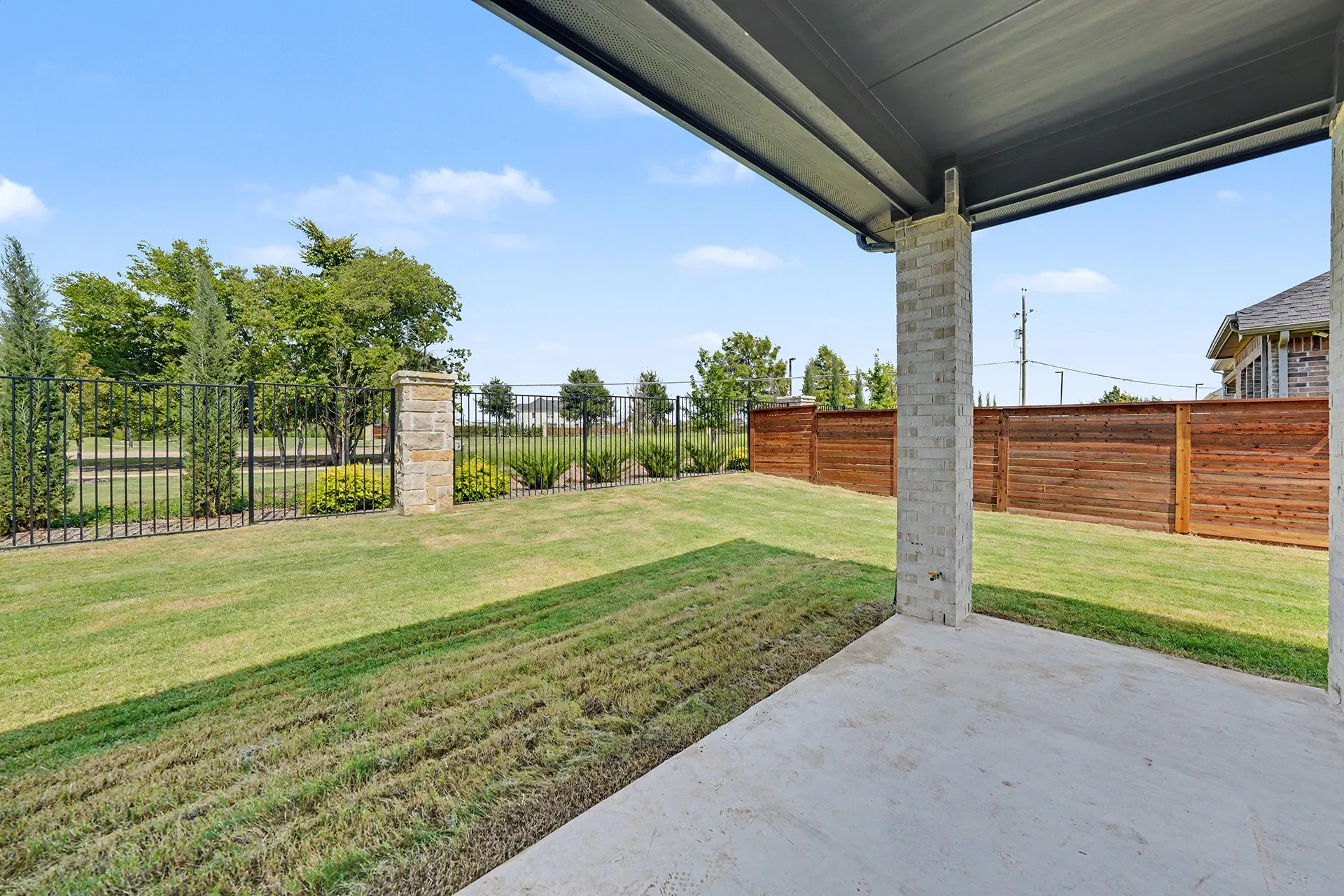 Single Family Residence For Sale in Dallas County , 1409 Casting Ridge, Mesquite, Texas 75181, 3 Bedroom, 2 Bathroom, 3 Garage spaces, 2,253 Sqft, built in 2026, mls#21300363, Real Estate Agent in Mesquite, Homes For Sale in Dallas county, Homes For Sale in Mesquite, Realtor in Mesquite Texas, Real Estate Brokerage Independent Realty Texas, Luminita Cordes Realtor