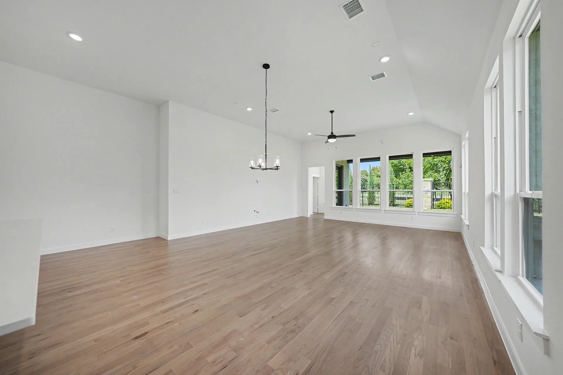 Single Family Residence For Sale in Dallas County , 1409 Casting Ridge, Mesquite, Texas 75181, 3 Bedroom, 2 Bathroom, 3 Garage spaces, 2,253 Sqft, built in 2026, mls#21300363, Real Estate Agent in Mesquite, Homes For Sale in Dallas county, Homes For Sale in Mesquite, Realtor in Mesquite Texas, Real Estate Brokerage Independent Realty Texas, Luminita Cordes Realtor