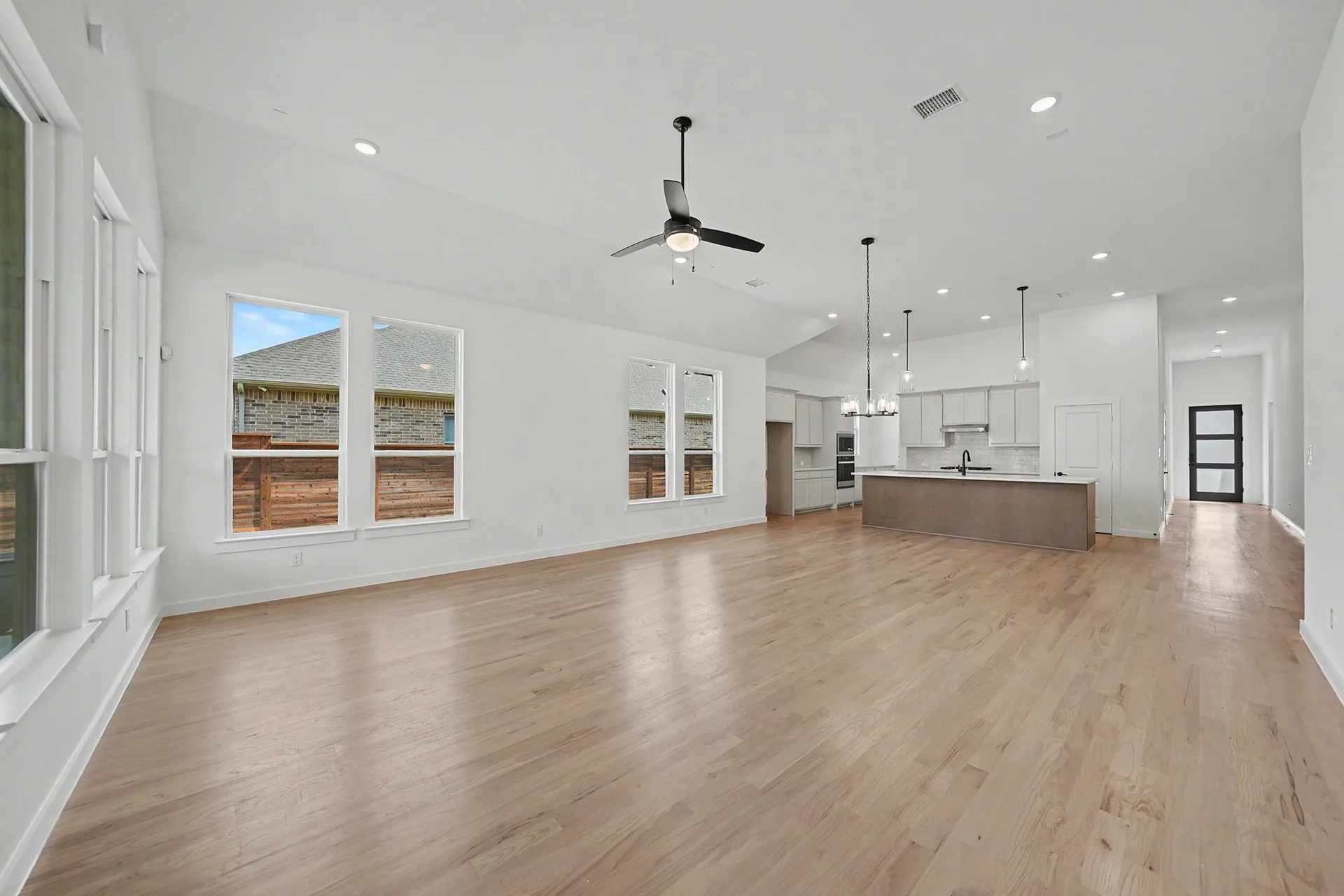 Single Family Residence For Sale in Dallas County , 1409 Casting Ridge, Mesquite, Texas 75181, 3 Bedroom, 2 Bathroom, 3 Garage spaces, 2,253 Sqft, built in 2026, mls#21300363, Real Estate Agent in Mesquite, Homes For Sale in Dallas county, Homes For Sale in Mesquite, Realtor in Mesquite Texas, Real Estate Brokerage Independent Realty Texas, Luminita Cordes Realtor