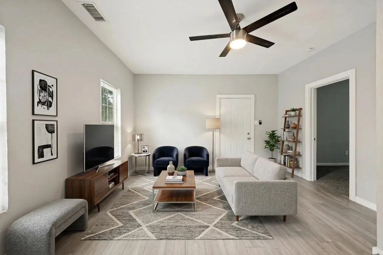 Single Family Residence For Sale in Tarrant County , 1245 Lowe Street, Fort Worth, Texas 76110, 2 Bedroom, 2 Bathroom, Garage spaces, 860 Sqft, built in 1920, mls#21297535, Real Estate Agent in Fort Worth, Homes For Sale in Tarrant county, Homes For Sale in Fort Worth, Realtor in Fort Worth Texas, Real Estate Brokerage Independent Realty Texas, Luminita Cordes Realtor
