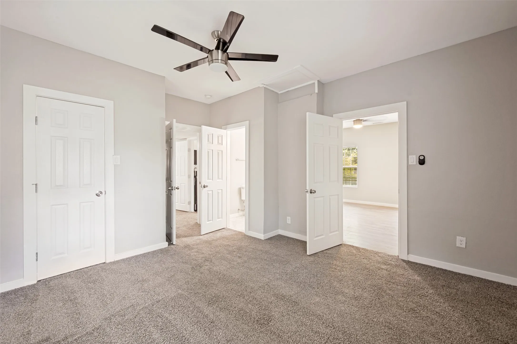Single Family Residence For Sale in Tarrant County , 1245 Lowe Street, Fort Worth, Texas 76110, 2 Bedroom, 2 Bathroom, Garage spaces, 860 Sqft, built in 1920, mls#21297535, Real Estate Agent in Fort Worth, Homes For Sale in Tarrant county, Homes For Sale in Fort Worth, Realtor in Fort Worth Texas, Real Estate Brokerage Independent Realty Texas, Luminita Cordes Realtor