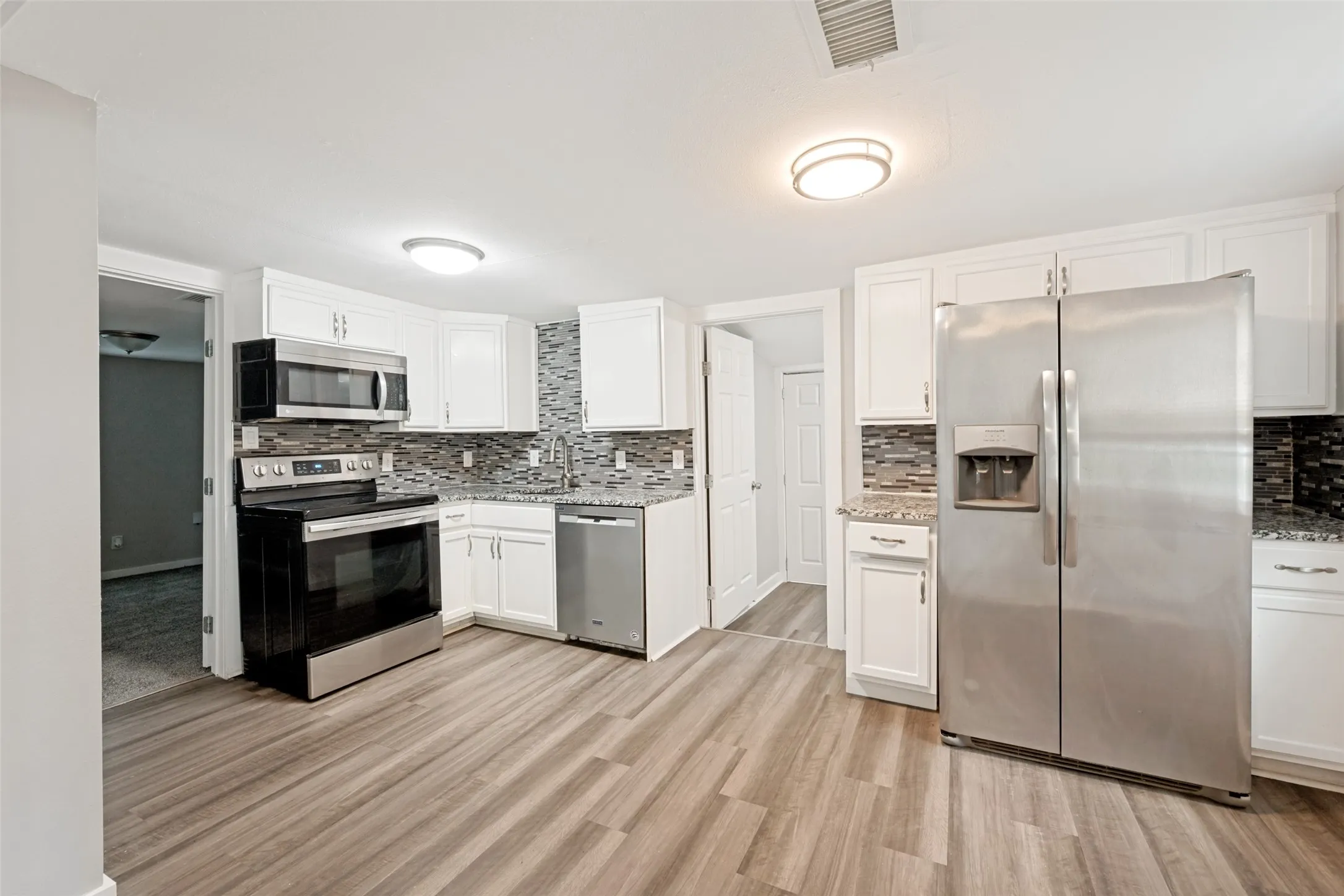 Single Family Residence For Sale in Tarrant County , 1245 Lowe Street, Fort Worth, Texas 76110, 2 Bedroom, 2 Bathroom, Garage spaces, 860 Sqft, built in 1920, mls#21297535, Real Estate Agent in Fort Worth, Homes For Sale in Tarrant county, Homes For Sale in Fort Worth, Realtor in Fort Worth Texas, Real Estate Brokerage Independent Realty Texas, Luminita Cordes Realtor
