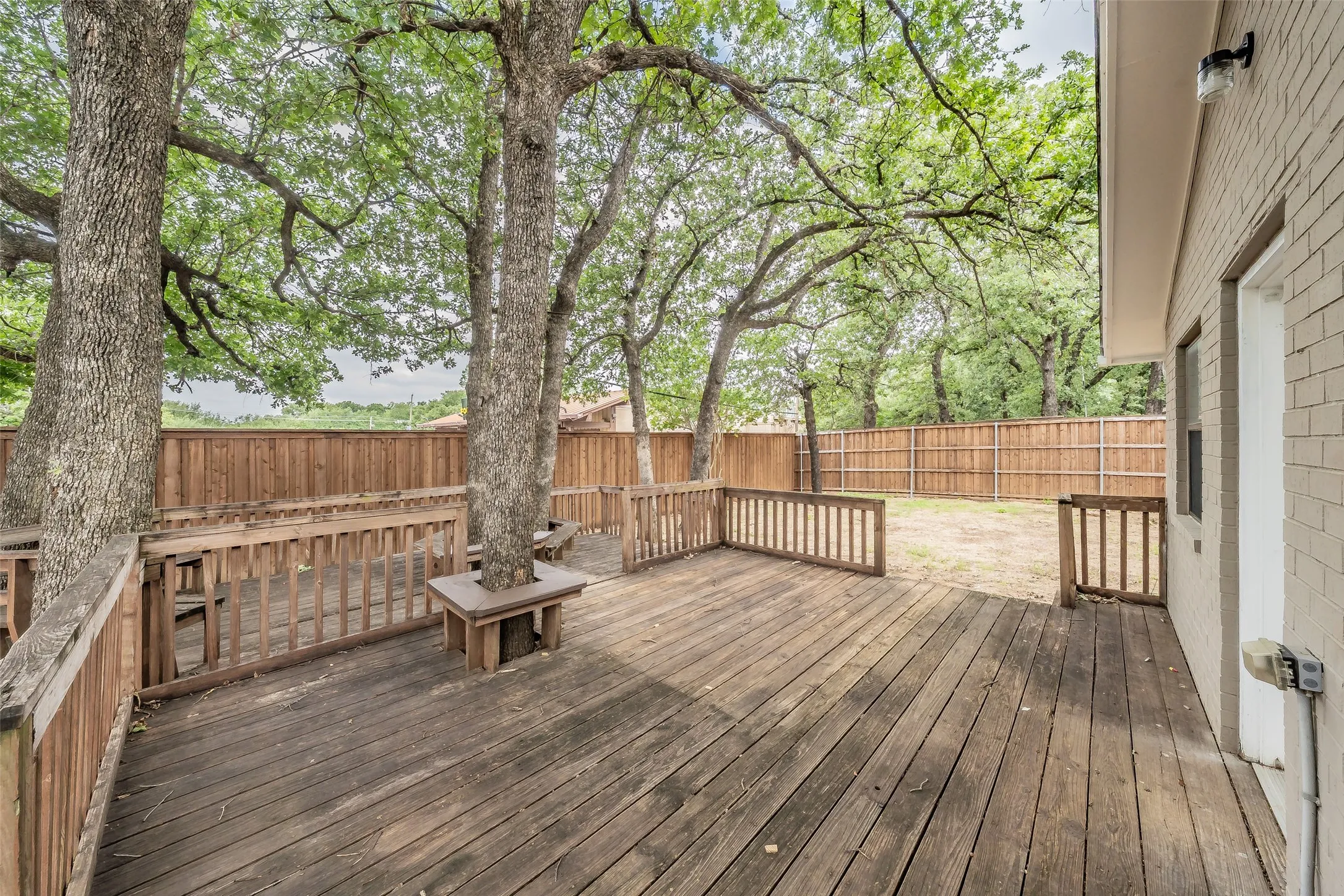 Single Family Residence For Sale in Tarrant County , 1412 Oxford Street, Arlington, Texas 76013, 4 Bedroom, 2 Bathroom, 2 Garage spaces, 1,955 Sqft, built in 1968, mls#21300339, Real Estate Agent in Arlington, Homes For Sale in Tarrant county, Homes For Sale in Arlington, Realtor in Arlington Texas, Real Estate Brokerage Independent Realty Texas, Luminita Cordes Realtor