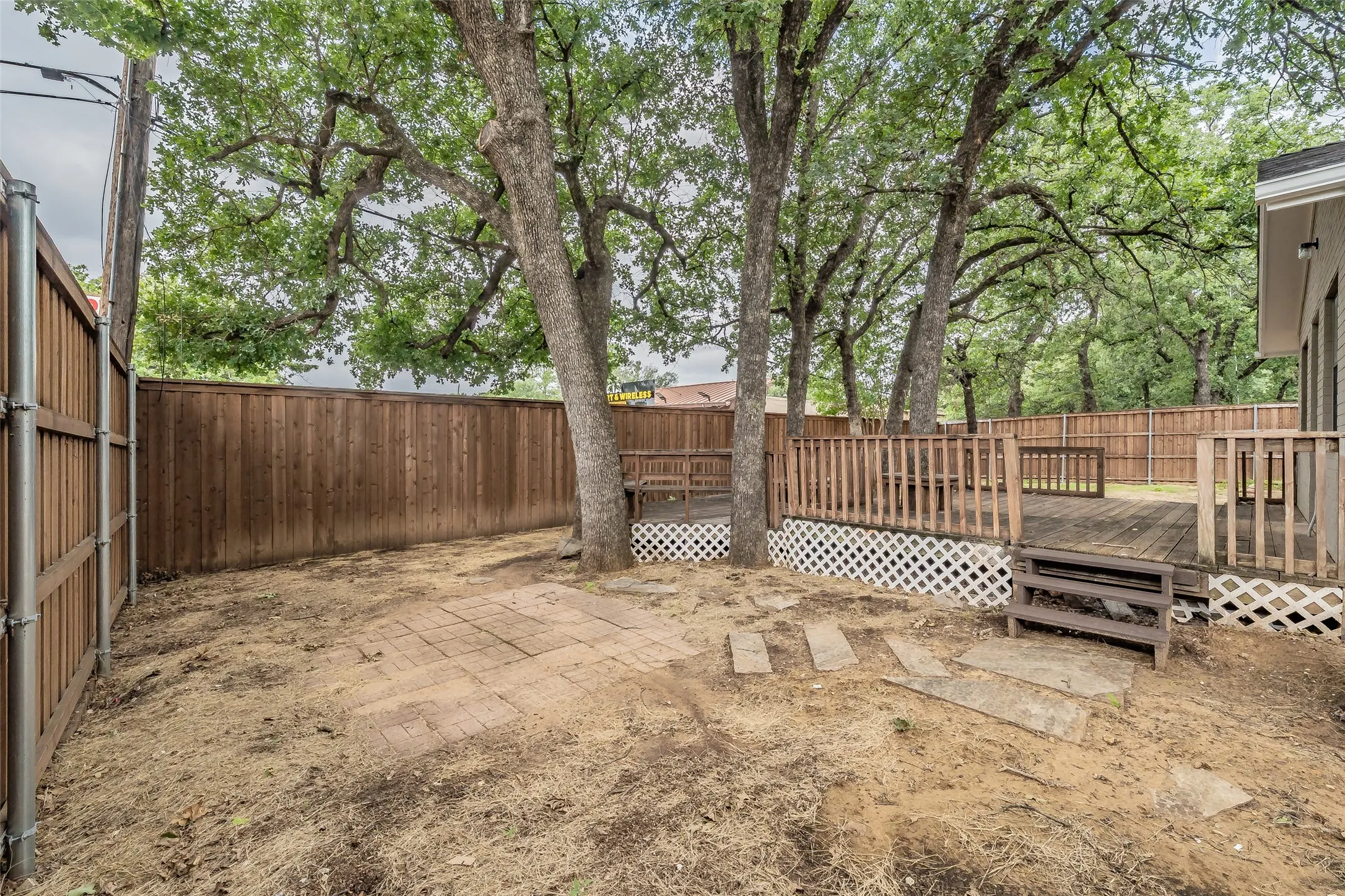 Single Family Residence For Sale in Tarrant County , 1412 Oxford Street, Arlington, Texas 76013, 4 Bedroom, 2 Bathroom, 2 Garage spaces, 1,955 Sqft, built in 1968, mls#21300339, Real Estate Agent in Arlington, Homes For Sale in Tarrant county, Homes For Sale in Arlington, Realtor in Arlington Texas, Real Estate Brokerage Independent Realty Texas, Luminita Cordes Realtor