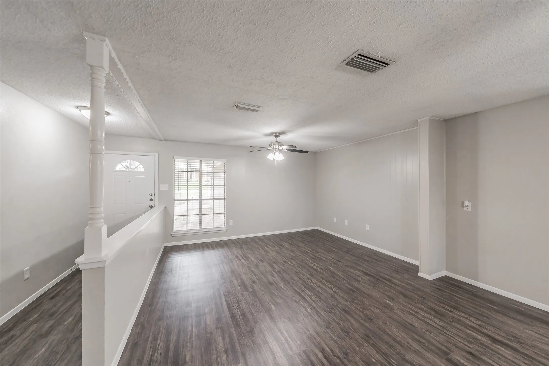 Single Family Residence For Sale in Tarrant County , 1412 Oxford Street, Arlington, Texas 76013, 4 Bedroom, 2 Bathroom, 2 Garage spaces, 1,955 Sqft, built in 1968, mls#21300339, Real Estate Agent in Arlington, Homes For Sale in Tarrant county, Homes For Sale in Arlington, Realtor in Arlington Texas, Real Estate Brokerage Independent Realty Texas, Luminita Cordes Realtor