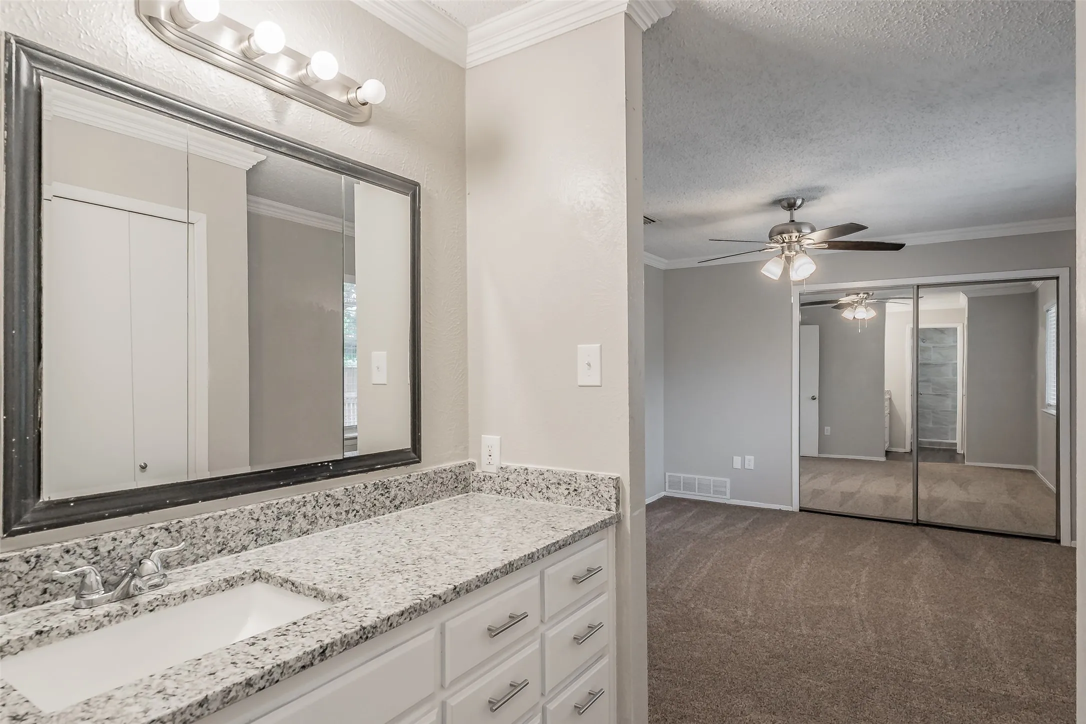 Single Family Residence For Sale in Tarrant County , 1412 Oxford Street, Arlington, Texas 76013, 4 Bedroom, 2 Bathroom, 2 Garage spaces, 1,955 Sqft, built in 1968, mls#21300339, Real Estate Agent in Arlington, Homes For Sale in Tarrant county, Homes For Sale in Arlington, Realtor in Arlington Texas, Real Estate Brokerage Independent Realty Texas, Luminita Cordes Realtor