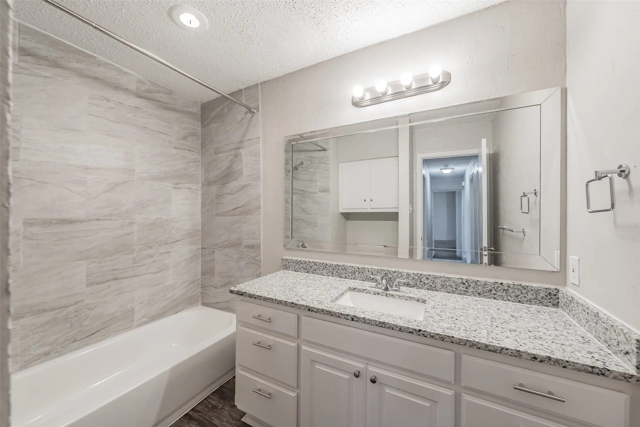 Single Family Residence For Sale in Tarrant County , 1412 Oxford Street, Arlington, Texas 76013, 4 Bedroom, 2 Bathroom, 2 Garage spaces, 1,955 Sqft, built in 1968, mls#21300339, Real Estate Agent in Arlington, Homes For Sale in Tarrant county, Homes For Sale in Arlington, Realtor in Arlington Texas, Real Estate Brokerage Independent Realty Texas, Luminita Cordes Realtor
