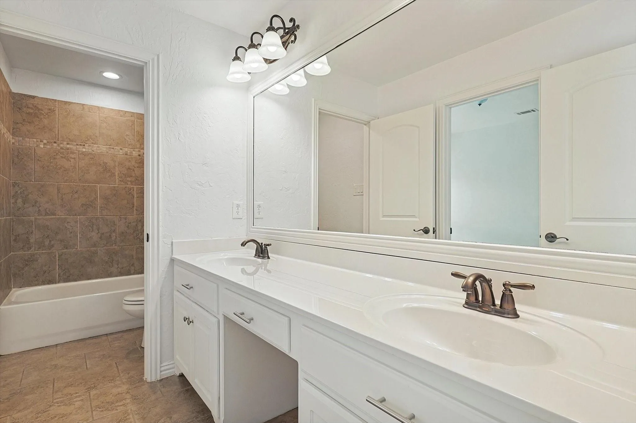 Single Family Residence For Rent in Collin County , 7700 Chief Spotted Tail Drive, Mc Kinney, Texas 75070, 5 Bedroom, 5 Bathroom, 2 Garage spaces, 3,920 Sqft, built in 2007, mls#21299746, Real Estate Agent in Mc Kinney, Homes For Rent in Collin county, Homes For Rent in Mc Kinney, Realtor in Mc Kinney Texas, Real Estate Brokerage Independent Realty Texas, Luminita Cordes Realtor